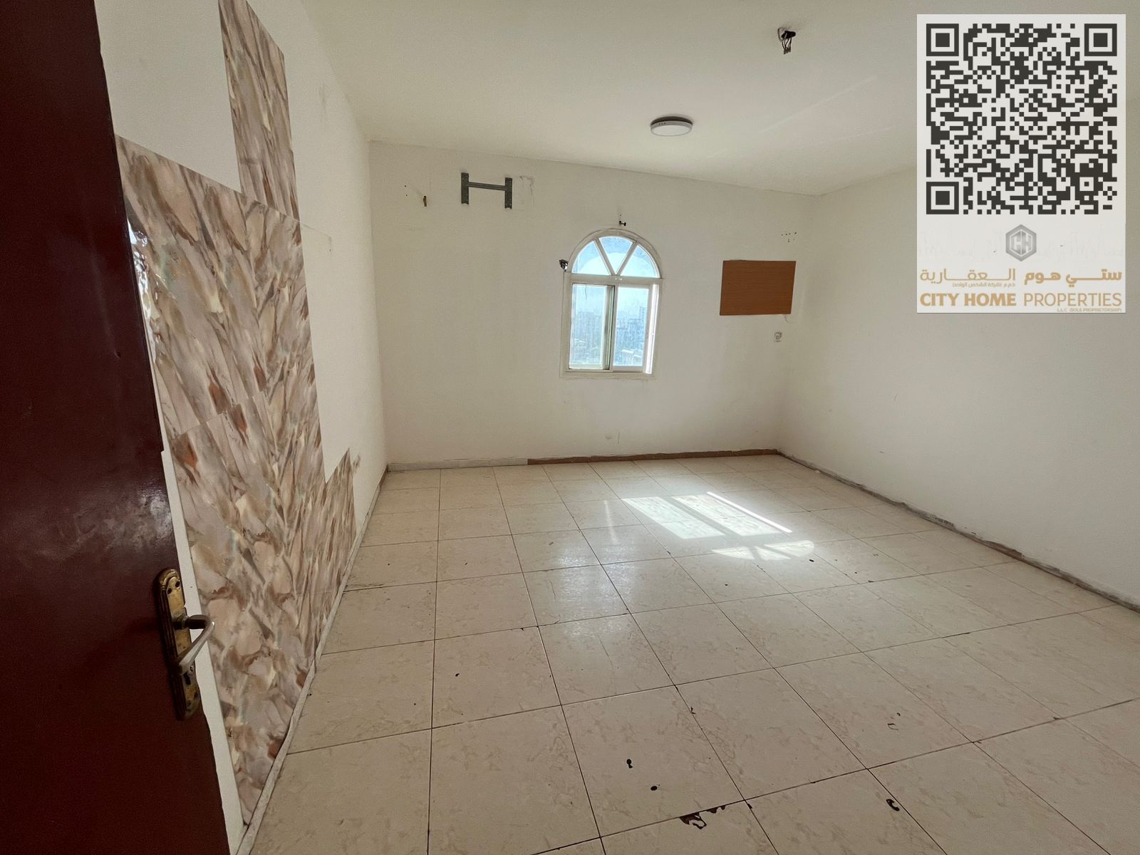 2 Bedrooms + Living Room with Balcony