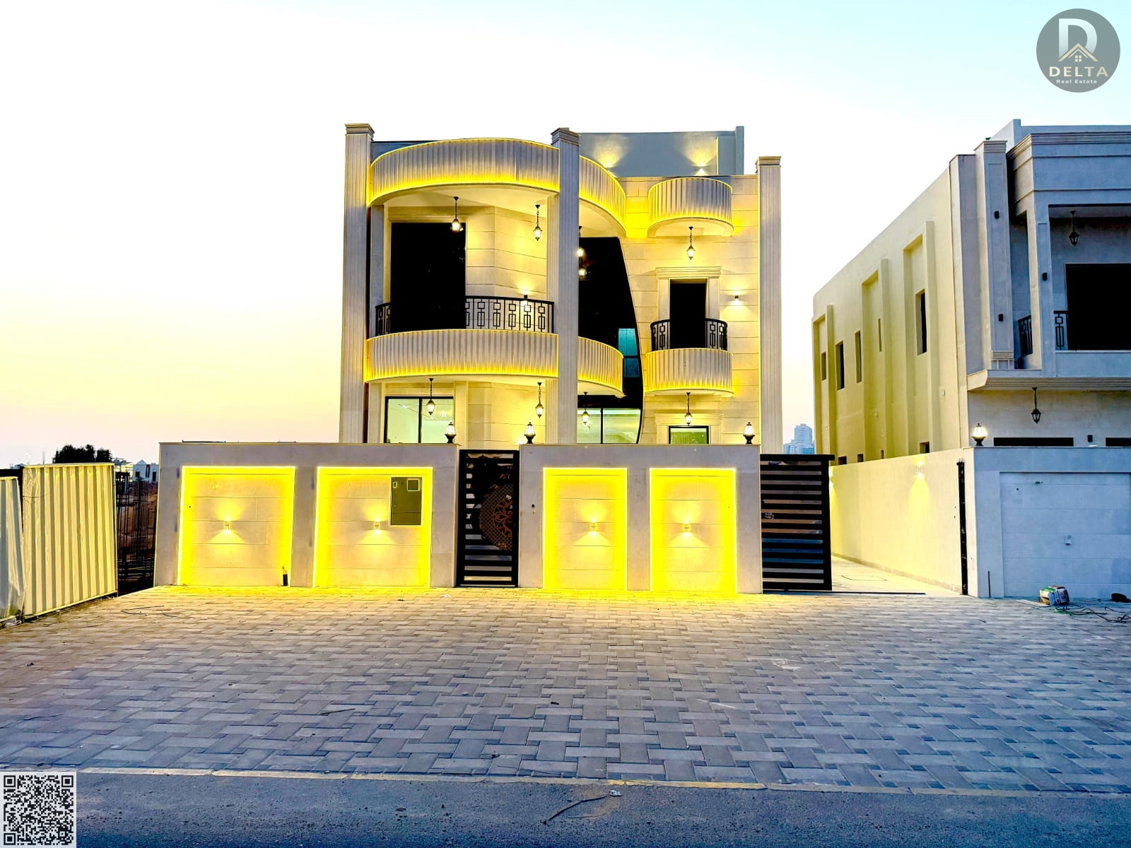 A classic villa with a modern style, two floors, including registration fees and freehold ownership for all nationalities, with a setback of more than