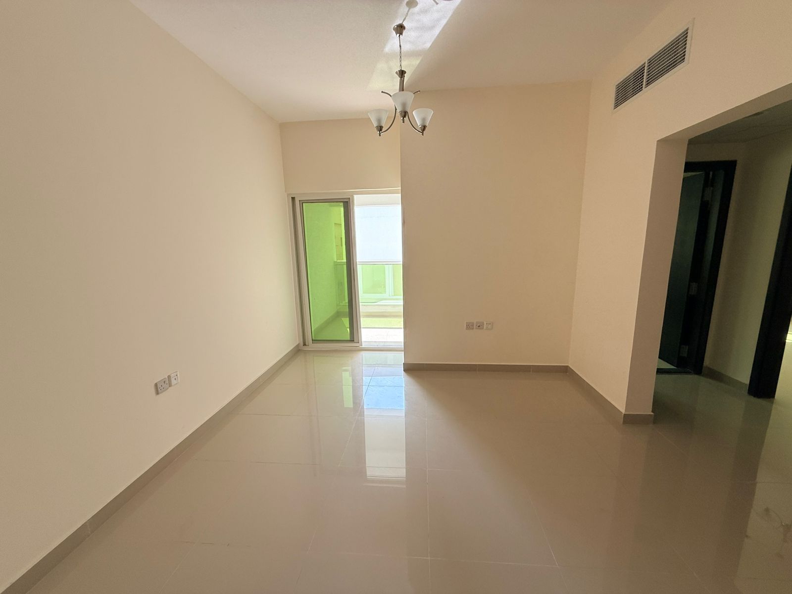 First-time occupant _ Central air conditioning _ Central gas _ 2 bathrooms _ Balcony _ Open view _ Prime location _ Competitive price