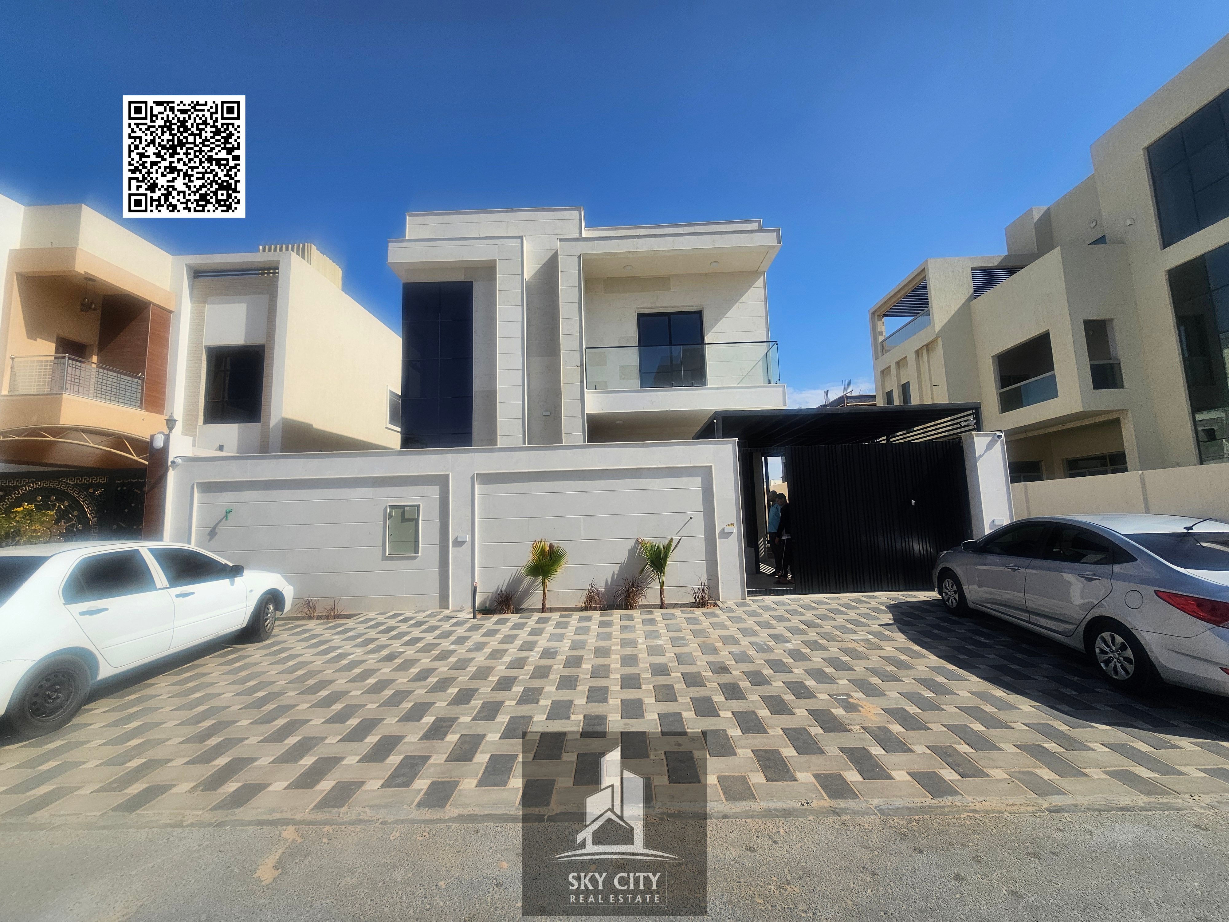 A villa with a personal finish, five rooms, for sale.