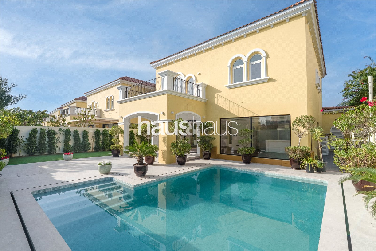 3 Bedroom Large | Fully Upgraded Villa | Turn Key