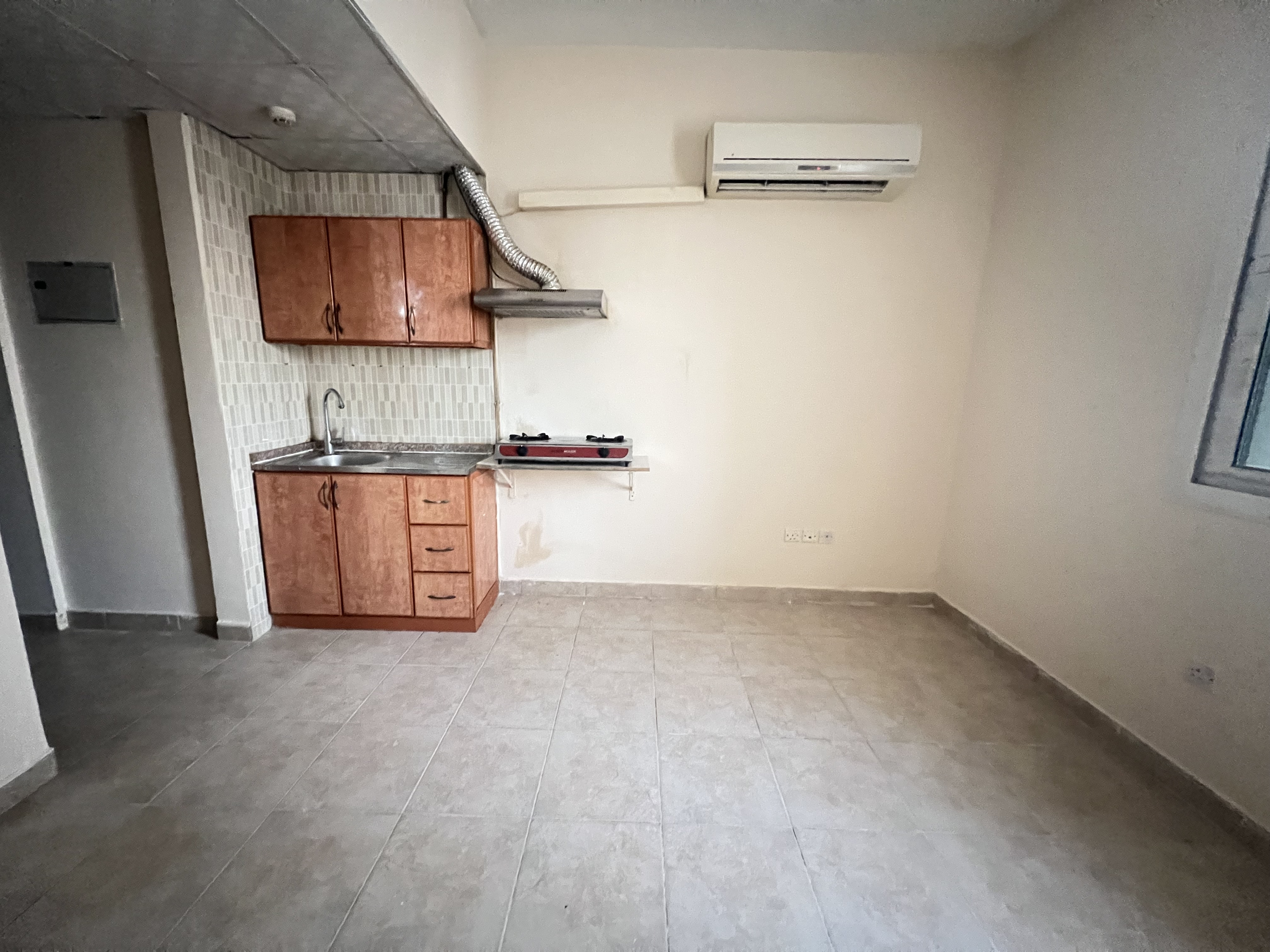 Close to school area studio just in 19k family building at prime location