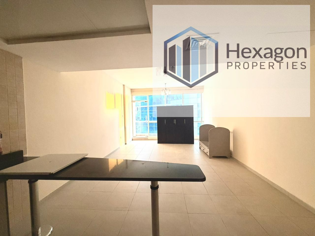 Large 1BHK – 900 Sqft | Double Balcony | Prime Location Near Central Mall | Easy Access | Ready to Move In
