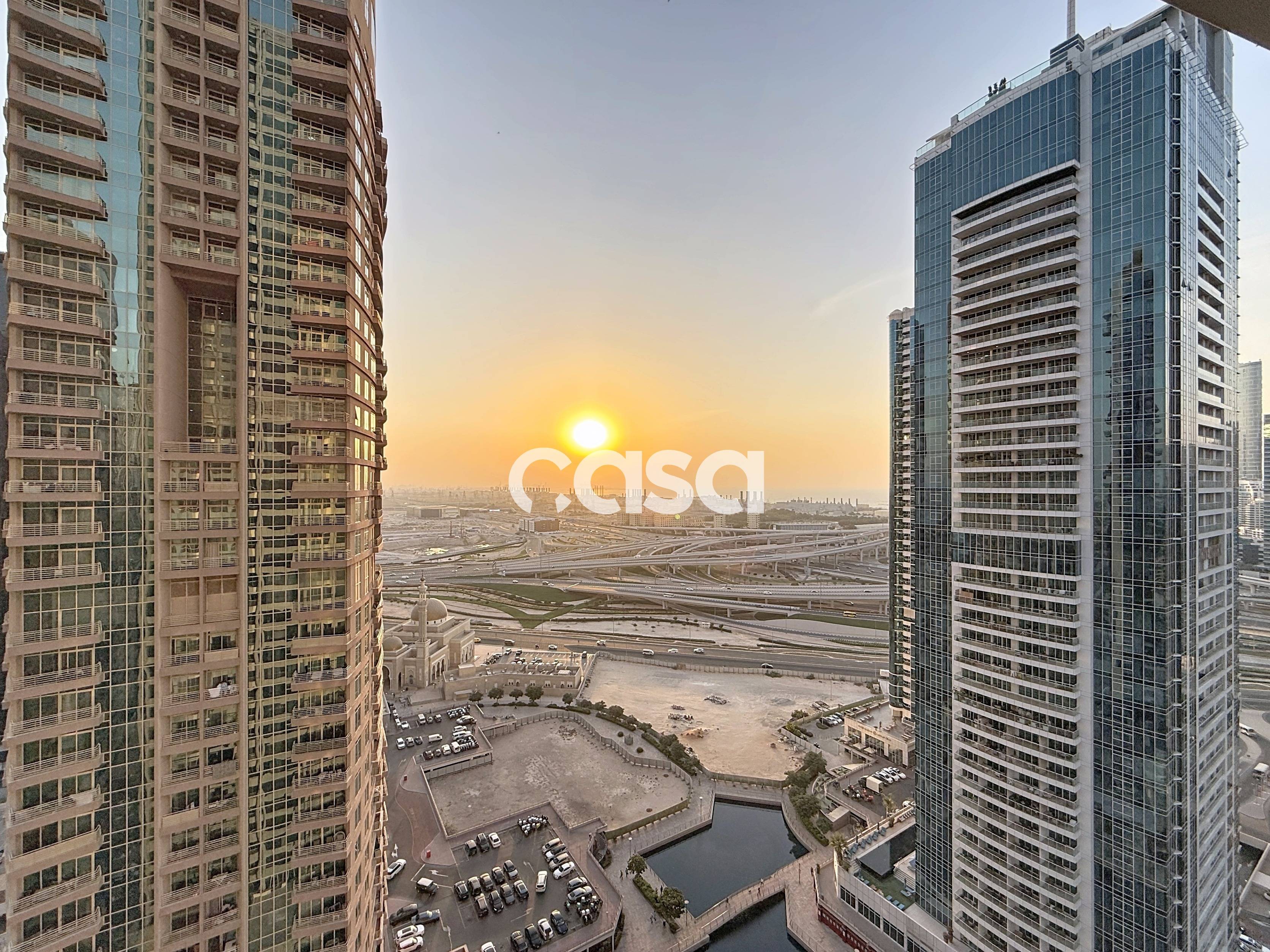 Prime Location | Close Metro | Fitted