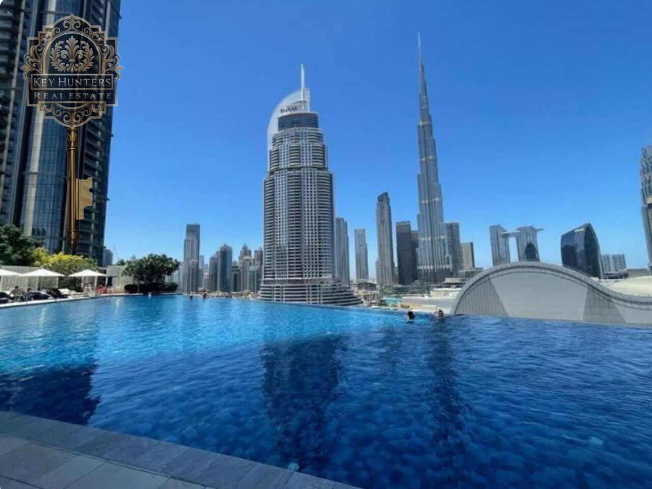 Price Negotiable depending on 1/2/3/4 Cheques . 2-Bedroom Furnished Apartment| Downtown Dubai
