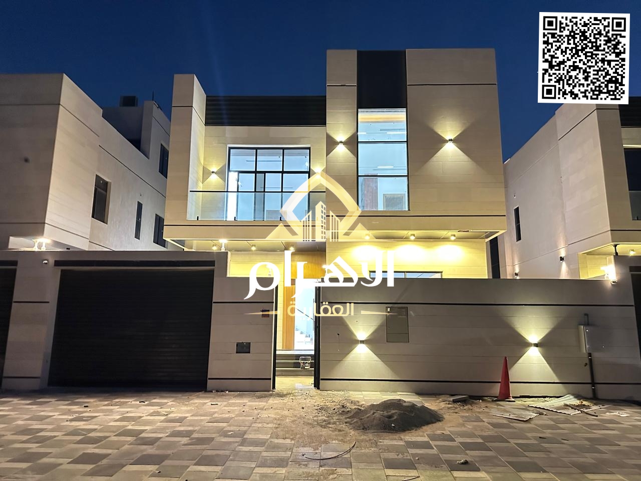 Villa directly from the owner, including registration and ownership fees. Personalized finishing. Located on a main street, close to all services. Fre