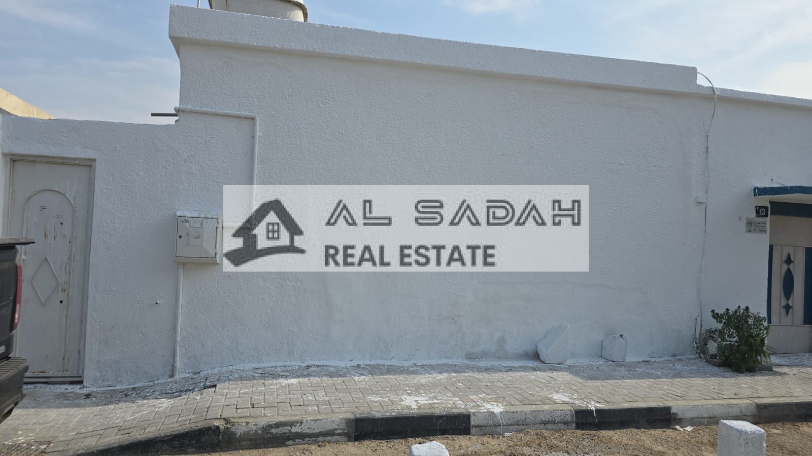 House for sale in Al-Nasiriyah. Second plot from the main road. Land area 2500 sq ft. Neighbor street and alley. Currently rented for 35,000 AED. Asking price 630,000 AED.