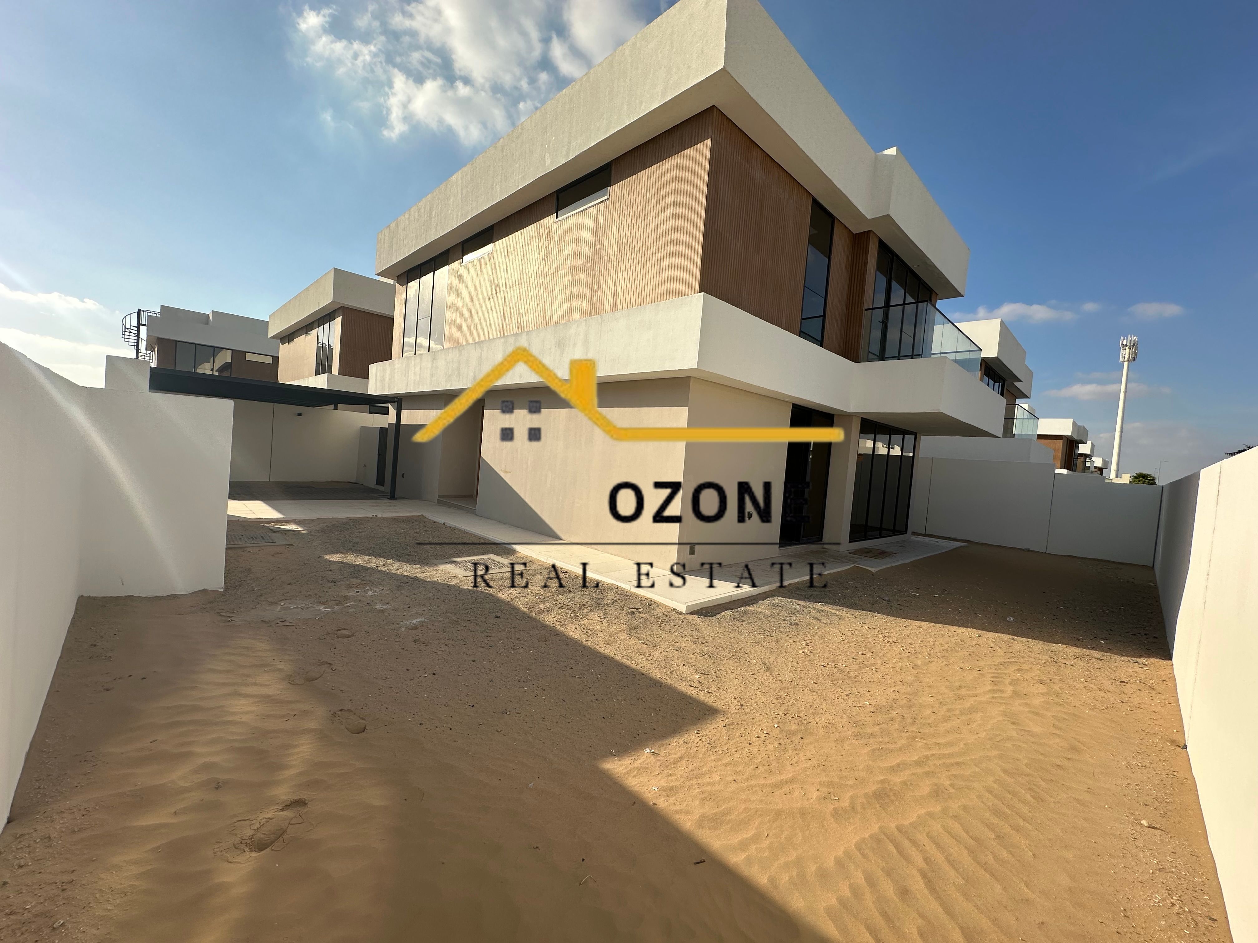 Brand New 3-Bedrooms Villa\Maid Room \°°Well Maintained\°°Garden Space
