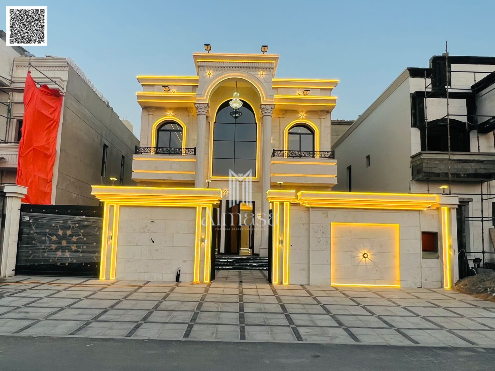 Freehold . classic villa on a main street, no registration fees.