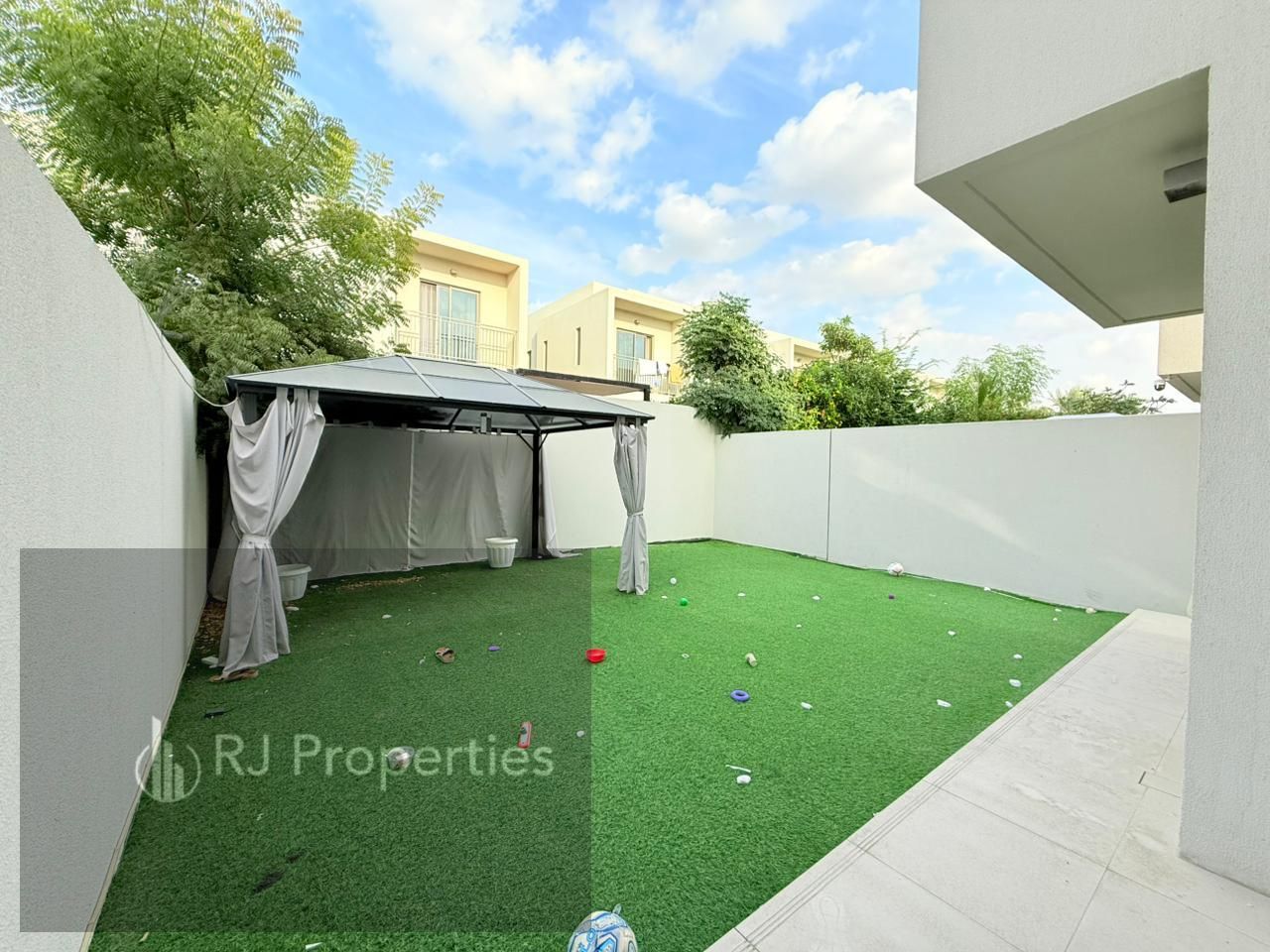 Luxury Huje Spacious Town House Corner With Private Garden Big Tarce Nice View