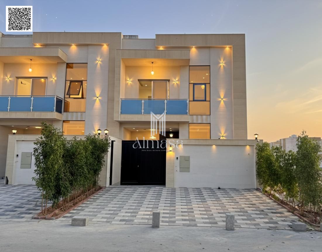 Freehold . Modern villa on a main street, no registration fees.