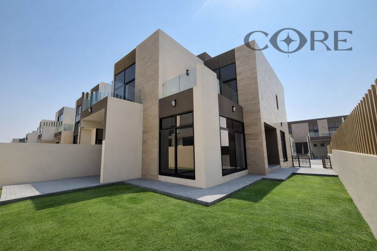 LUXURY 4 BR TOWNHOUSE | ELIE SAAB DESIGN | PRIME LOCATION