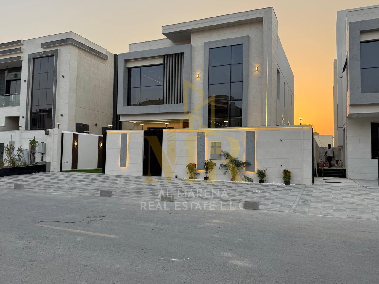 Luxury villa for sale with a private swimming pool / Includes registration and transfer fees / Freehold ownership - High-quality finishes, modern styl