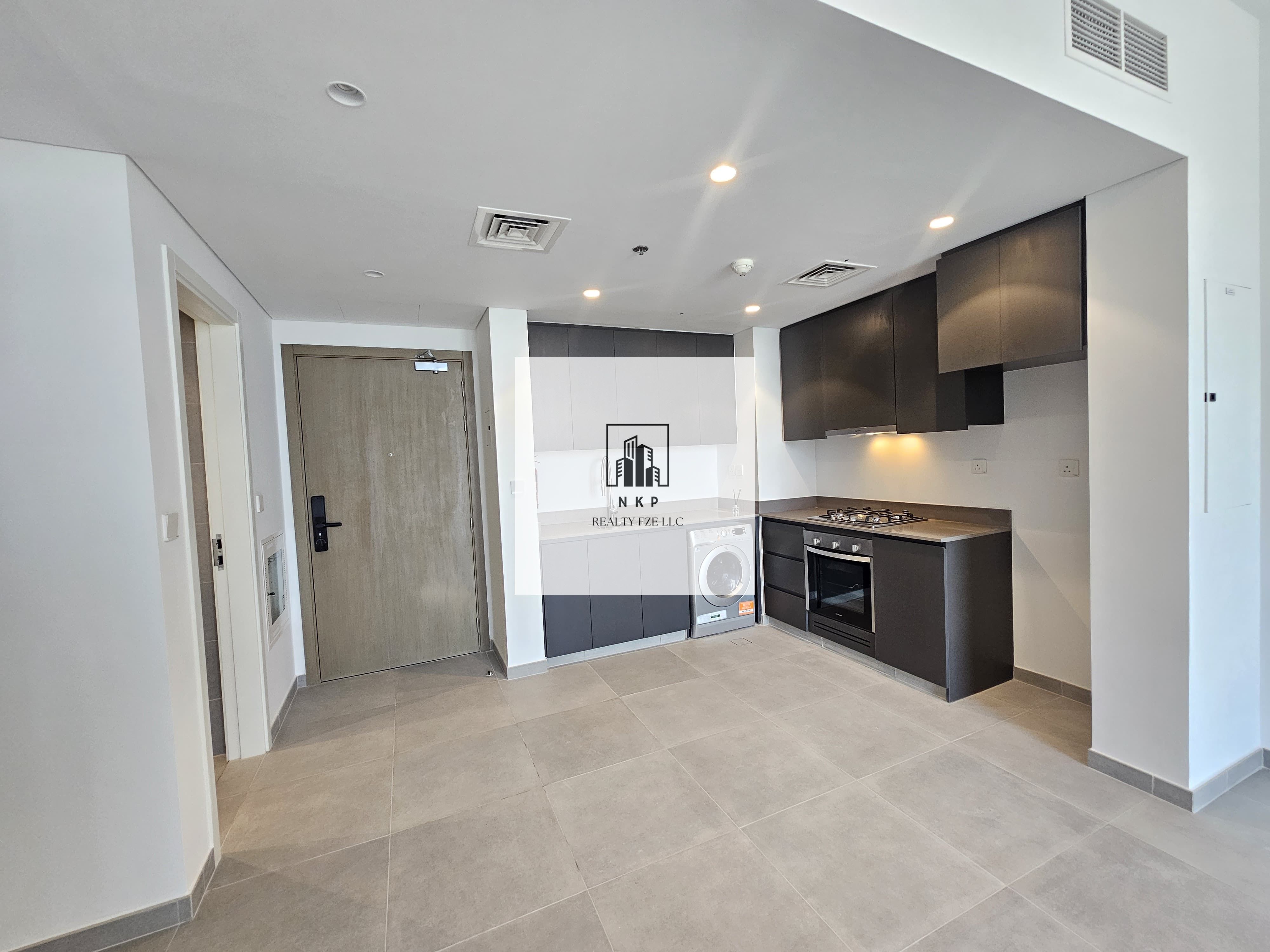 Spacious Smart 2-bedrooms apartment with huge balcony| Amneties