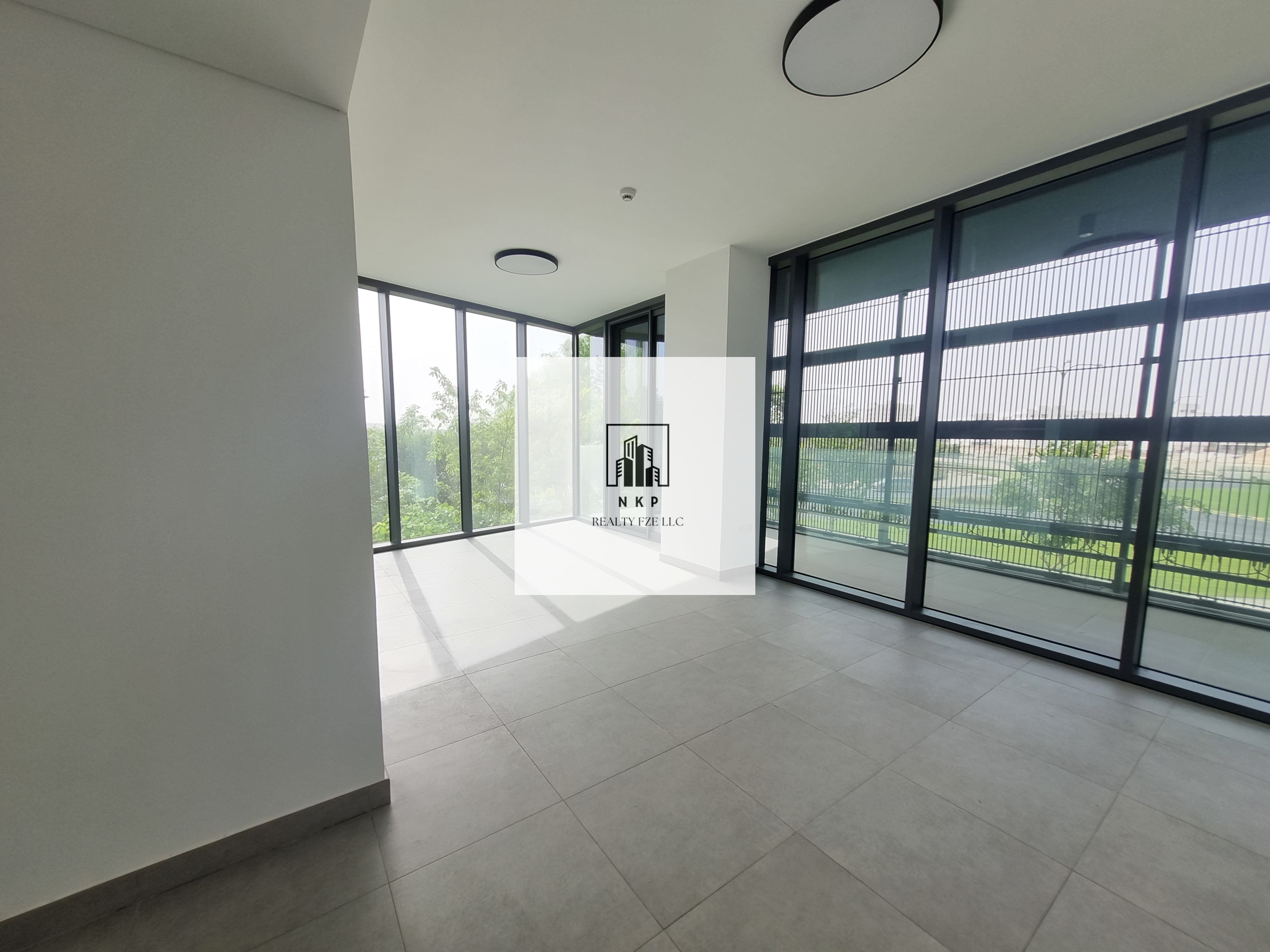 Brand new Cozy 3-Bedrooms apartment in Gate building