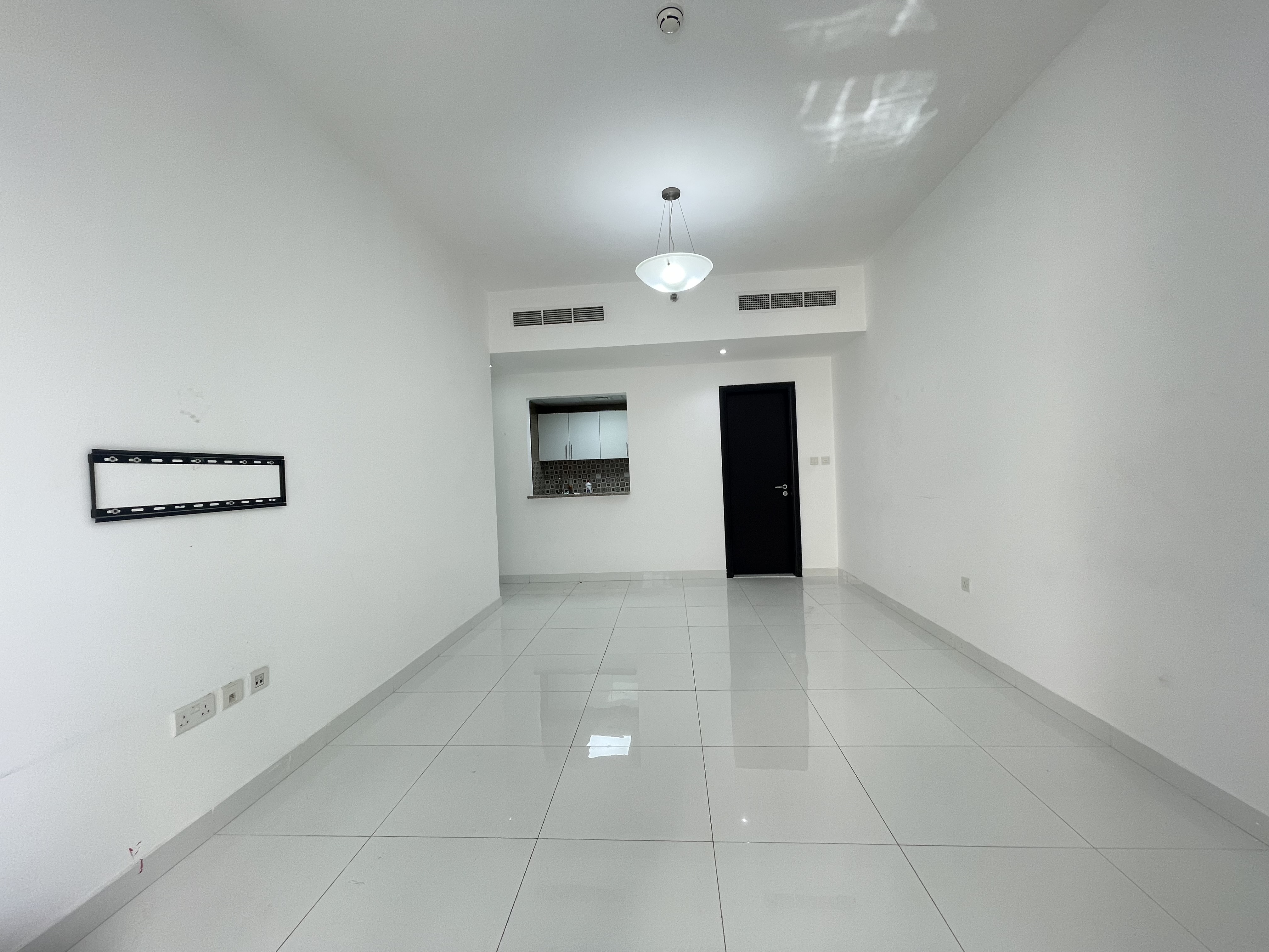 BRIGHT 2BHK FAMILY BUILDING WITH ALL AMENITIES