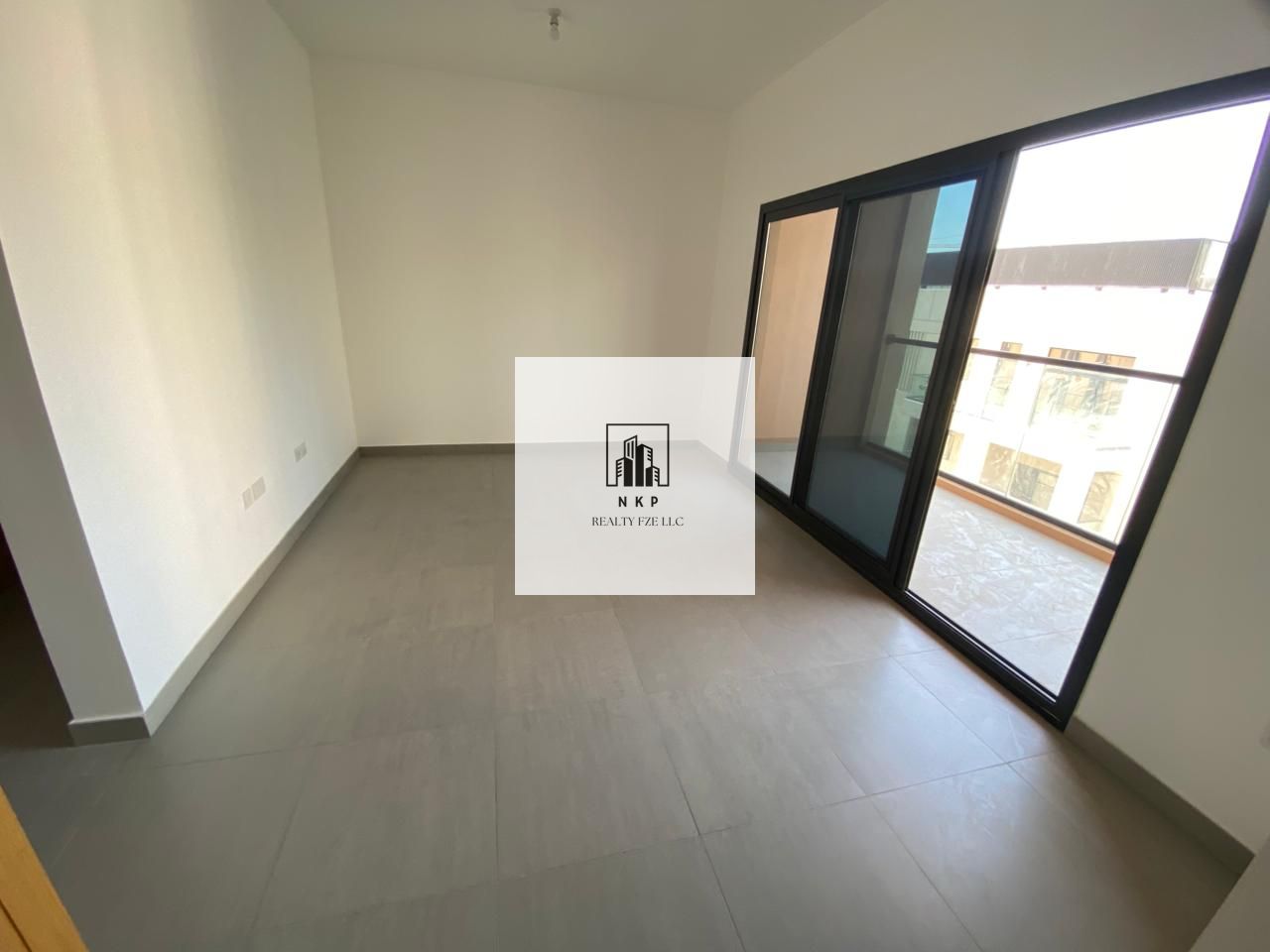 Spacious elegant 2 bedrooms Apartment| Amneties| Pool & gym