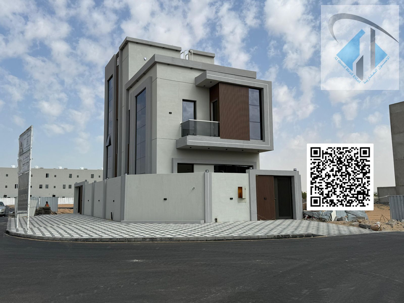 villa corner 3 floors prime location at lowest price include transfer fees and freehold