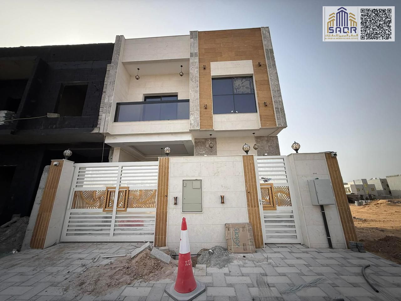 Townhouse for rent in Al Helio, 3 floors, 4 bedrooms, first occupancy, AED 90,000. Prime location.