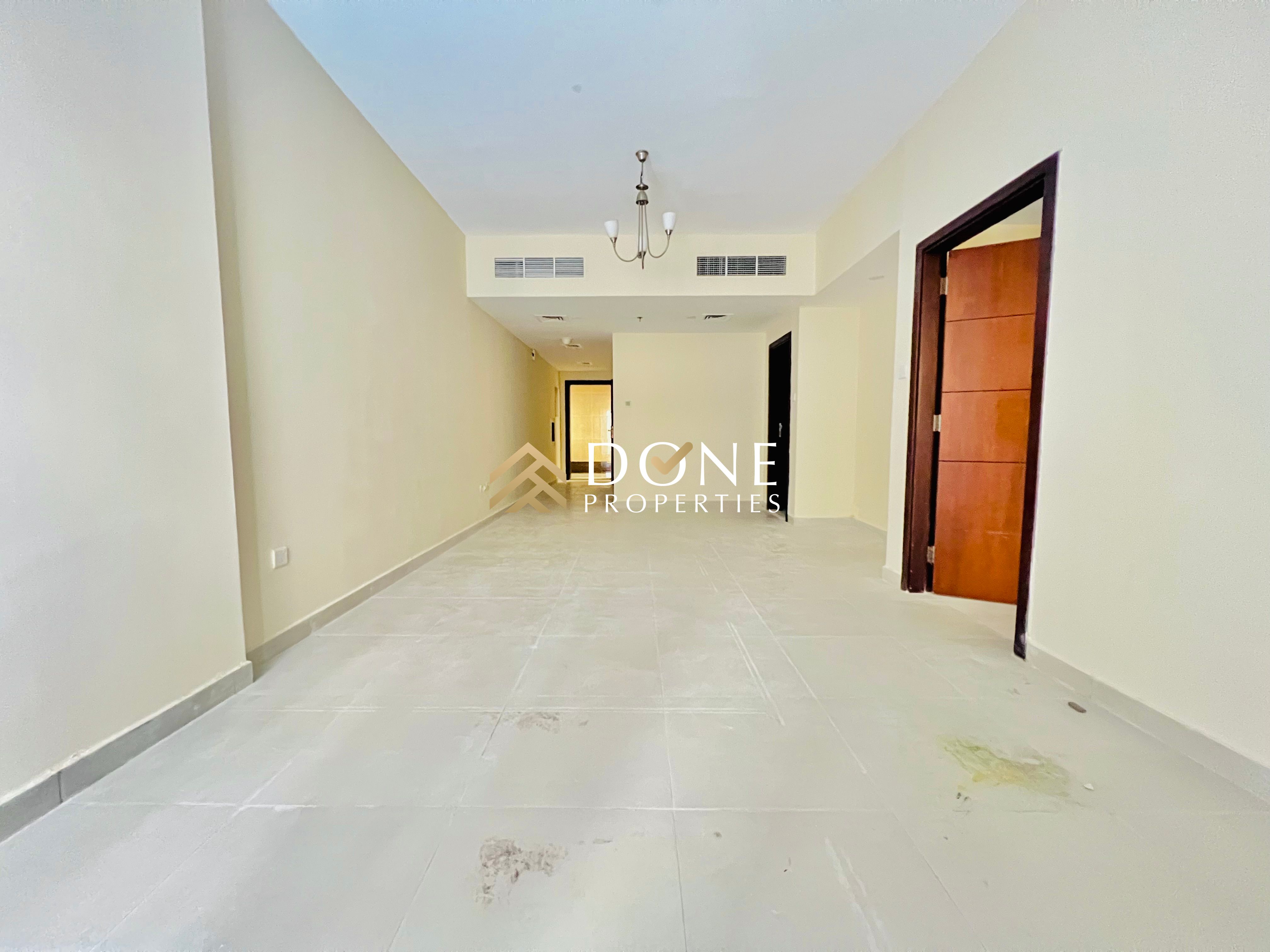 NEAR PARK. PRIME LOCATION. SPECIOUS HALL. BALCONY. FAMILY BUILDING. NEAR ZAHIA
