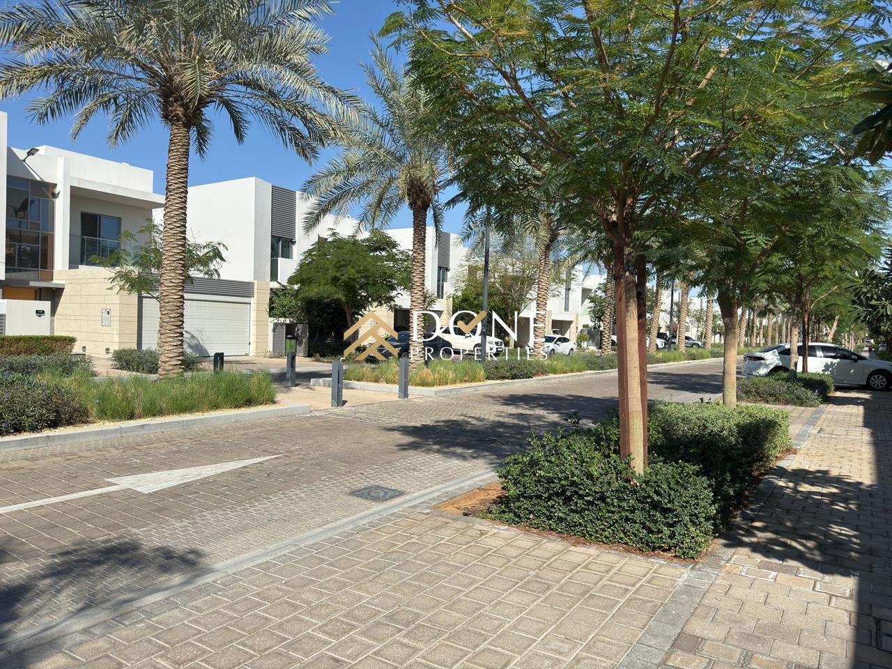 LUXURY CORNER 3BED TOWNHOUSE IN Al ZAHIA just 120k