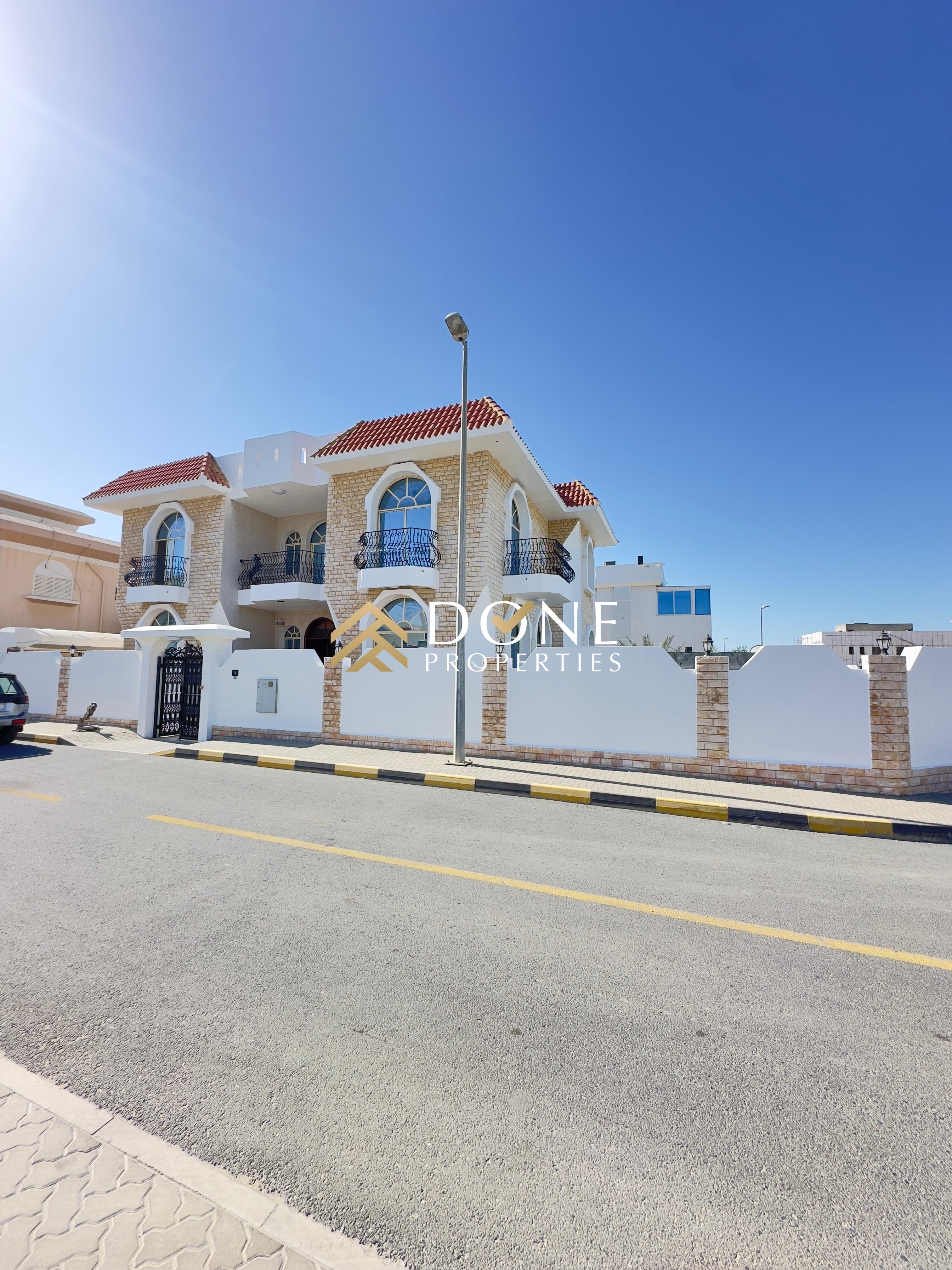 LUXURY 6BED ROOM VILLA WITH PRIVATE POOL FRONT OF PARK