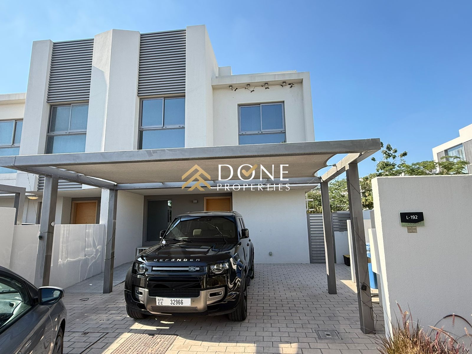 LUXURY 3BhK CORNER TOWNHOUSE WITH GARDEN JUST 115k