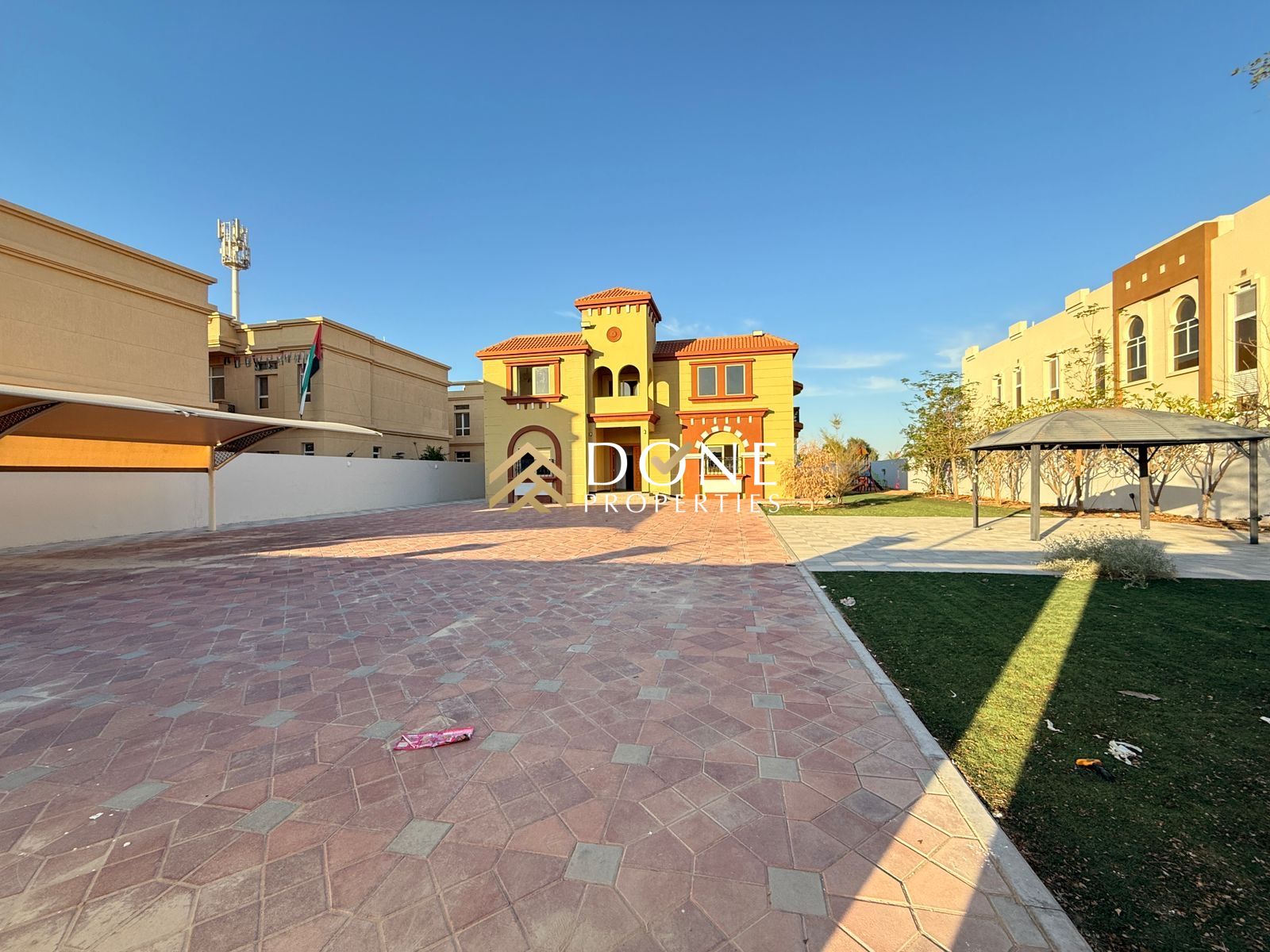 Grand Five-Bedroom Villa with Dedicated Maid and Driver Rooms for Lease