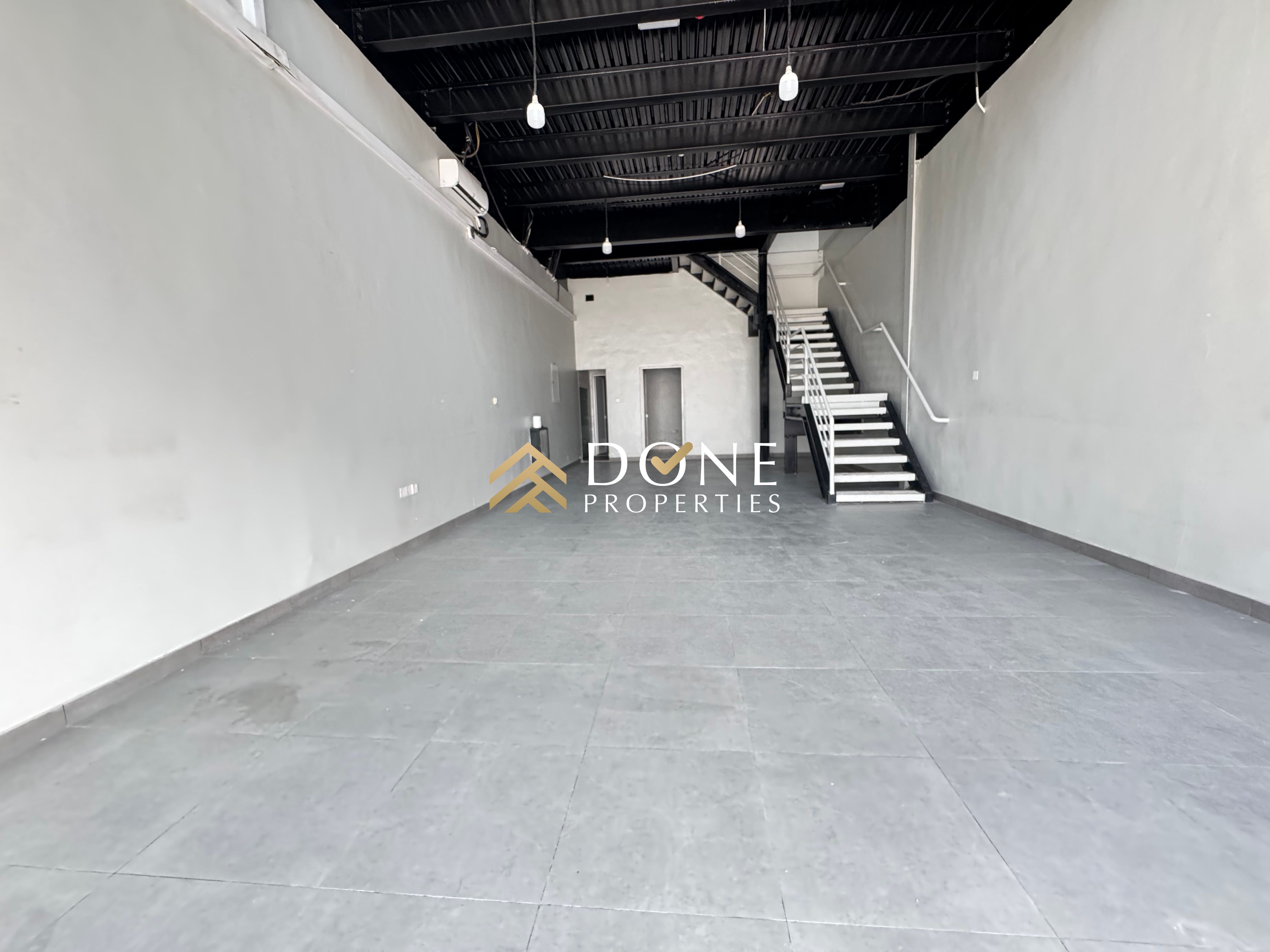 On the road luxury shop with mazzine floor with washroom Business area ready to move only jest 115k