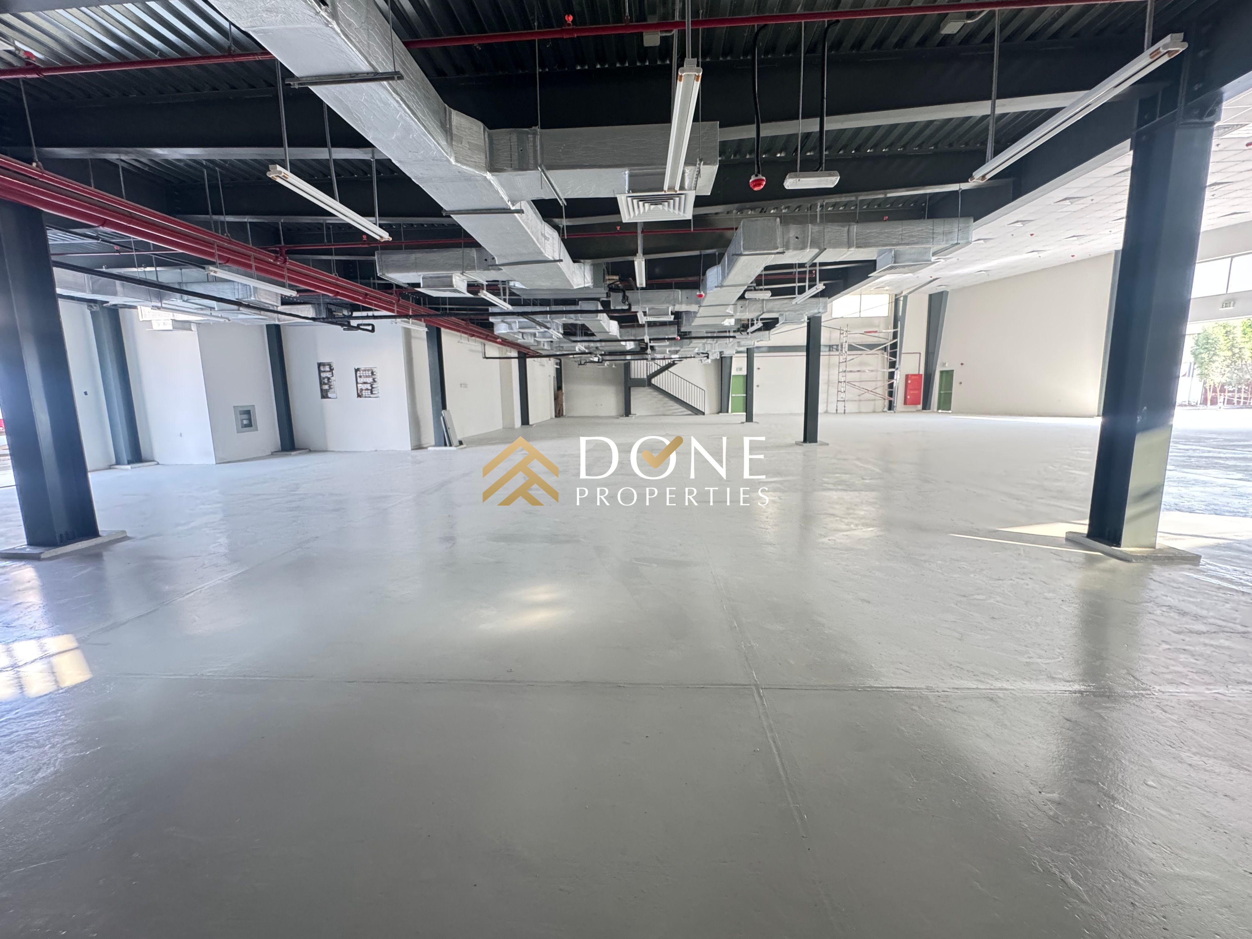 Brand new luxury warehouse 200kw electric power Mazzine floor Business area ready to move only jest 1.2M