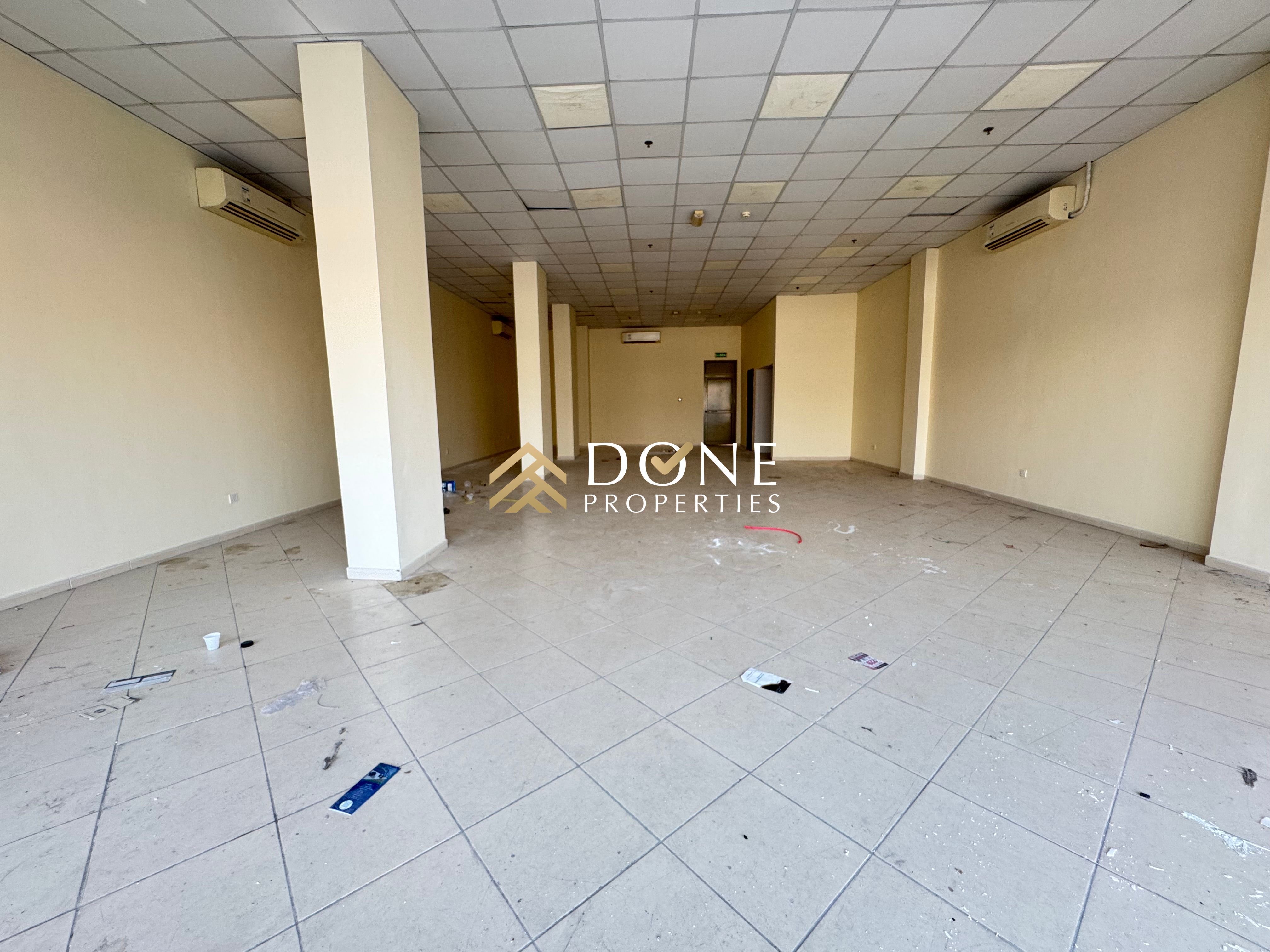 Hot offer luxury shop very prime lecation with washroom ready to move in business area only jest 130k