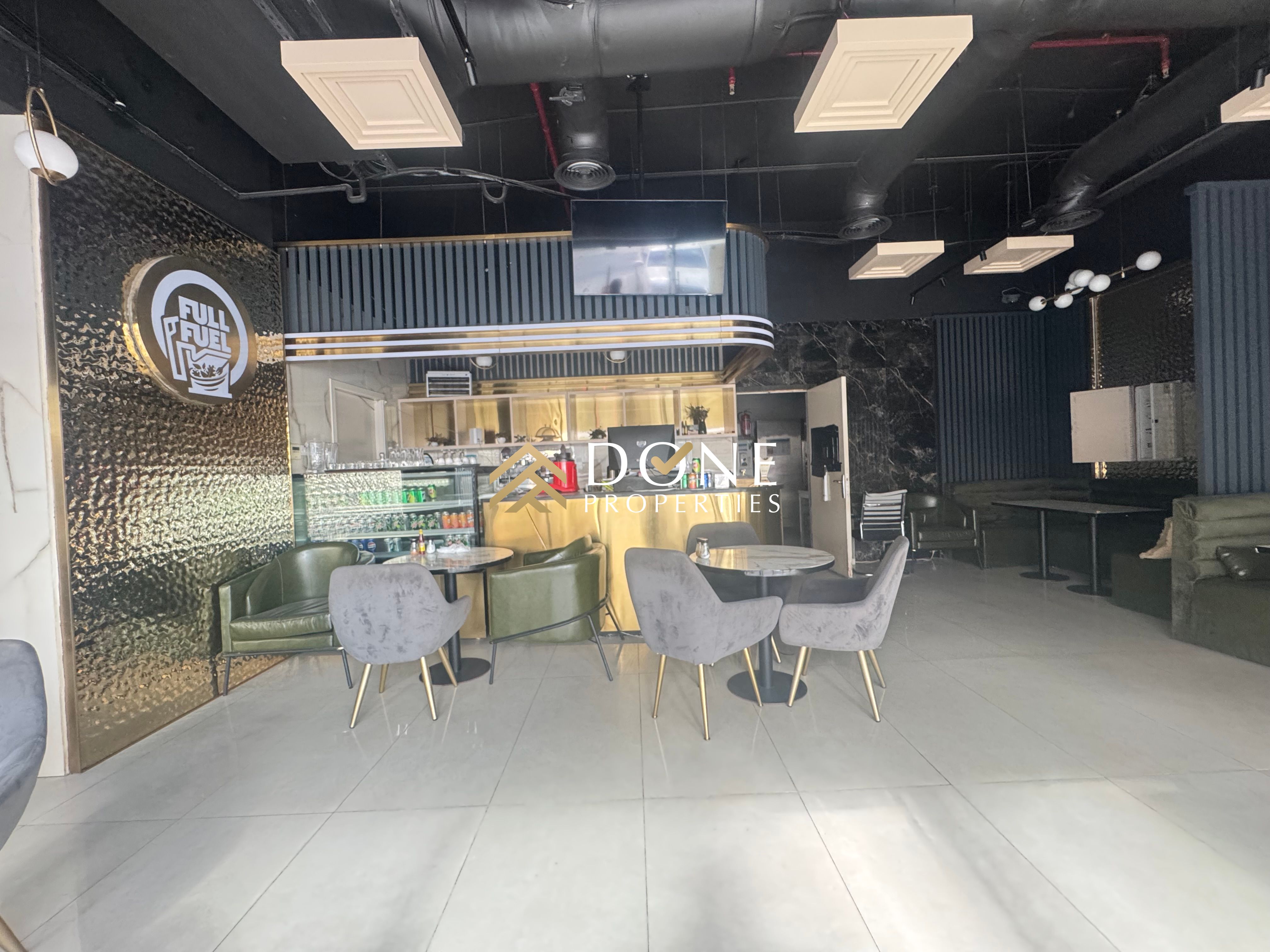 Very prime lecation luxury shop business area ready to move with gas connection only jest 190k