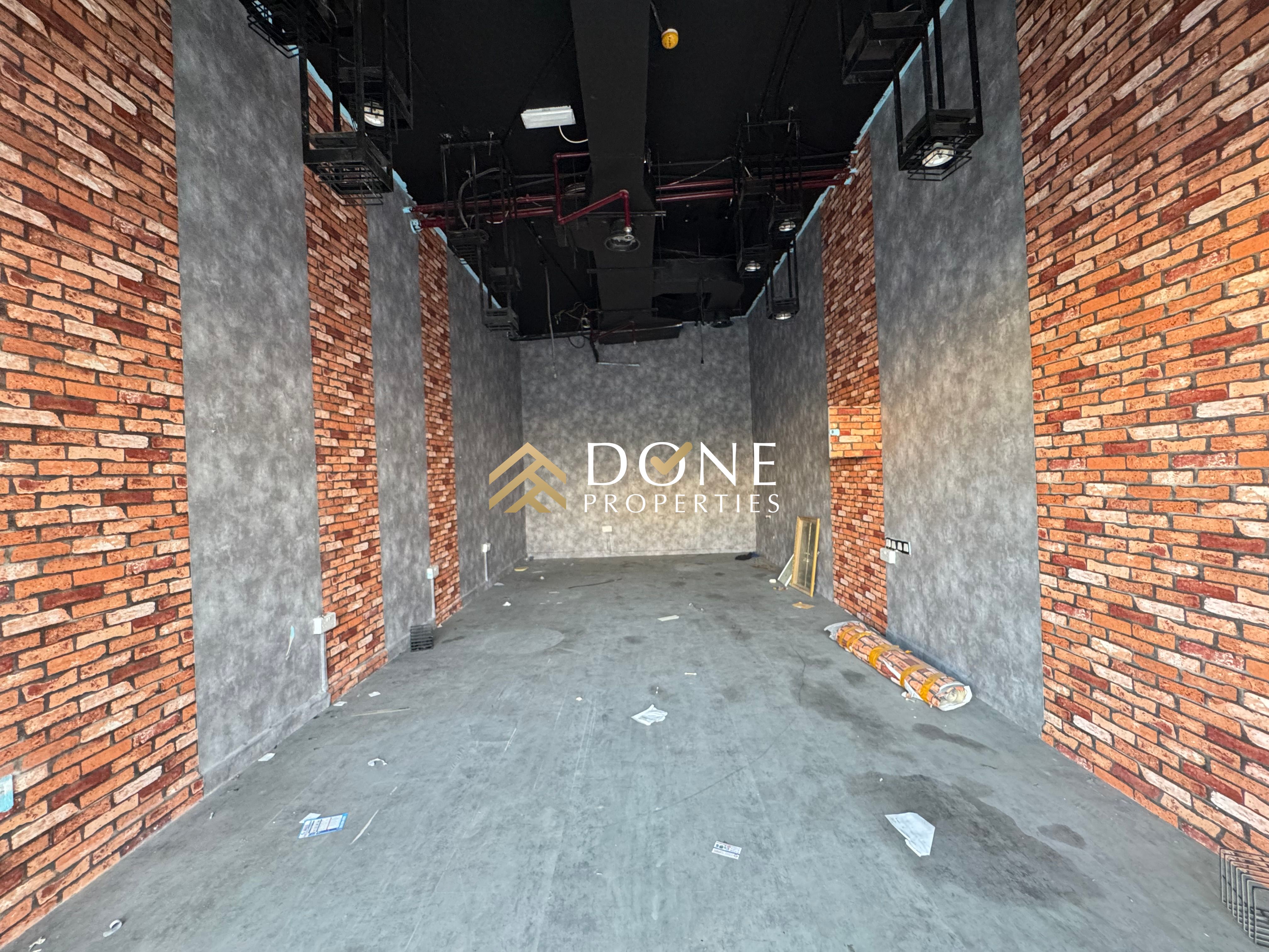 Luxury shop very prime lecation business area ready to move only jest 55k