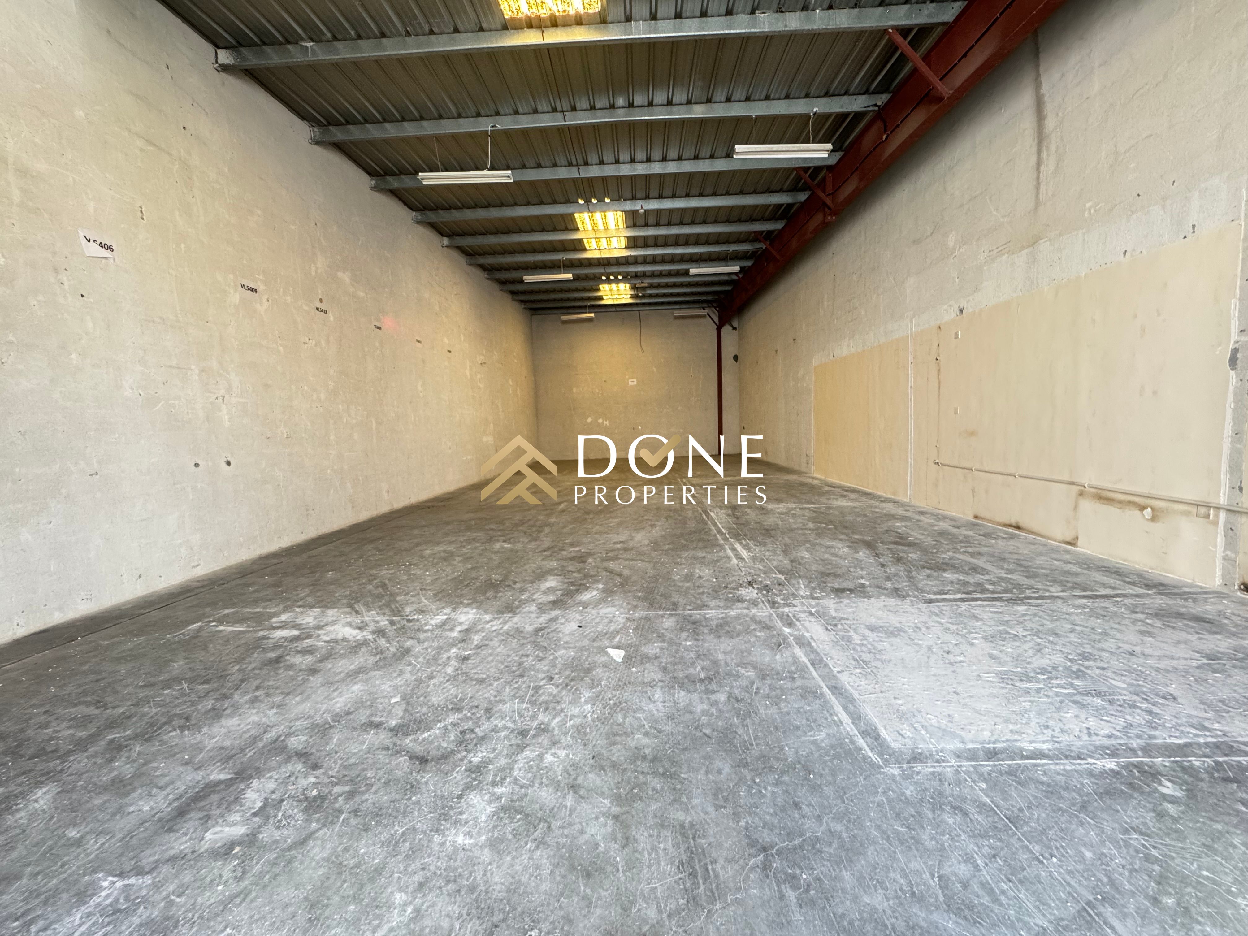 Luxury wharehouse for storage very prime lecation Business area ready to move only jest 130k