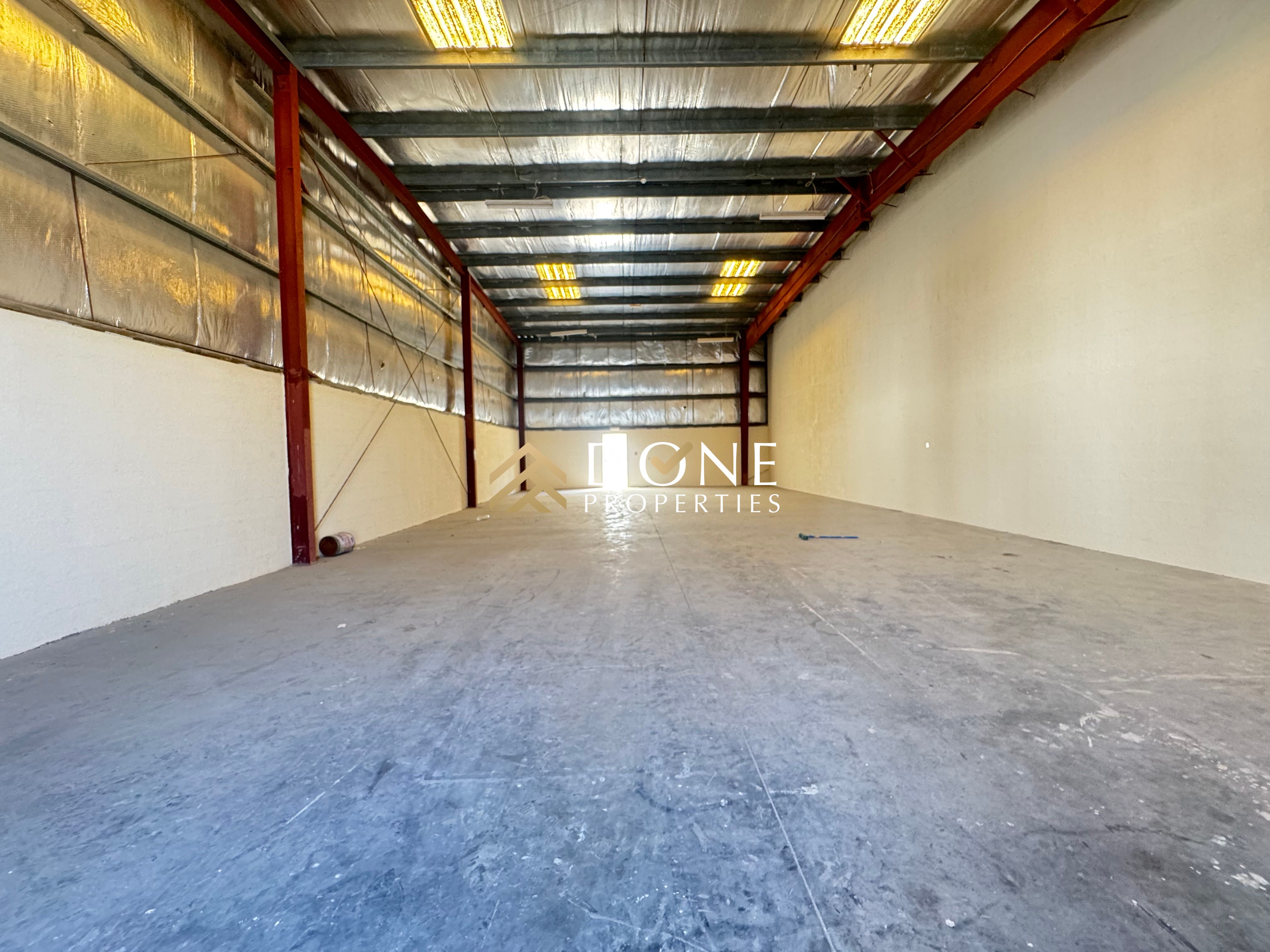Luxury wharehouse very prime location business area ready to move only jest 140k
