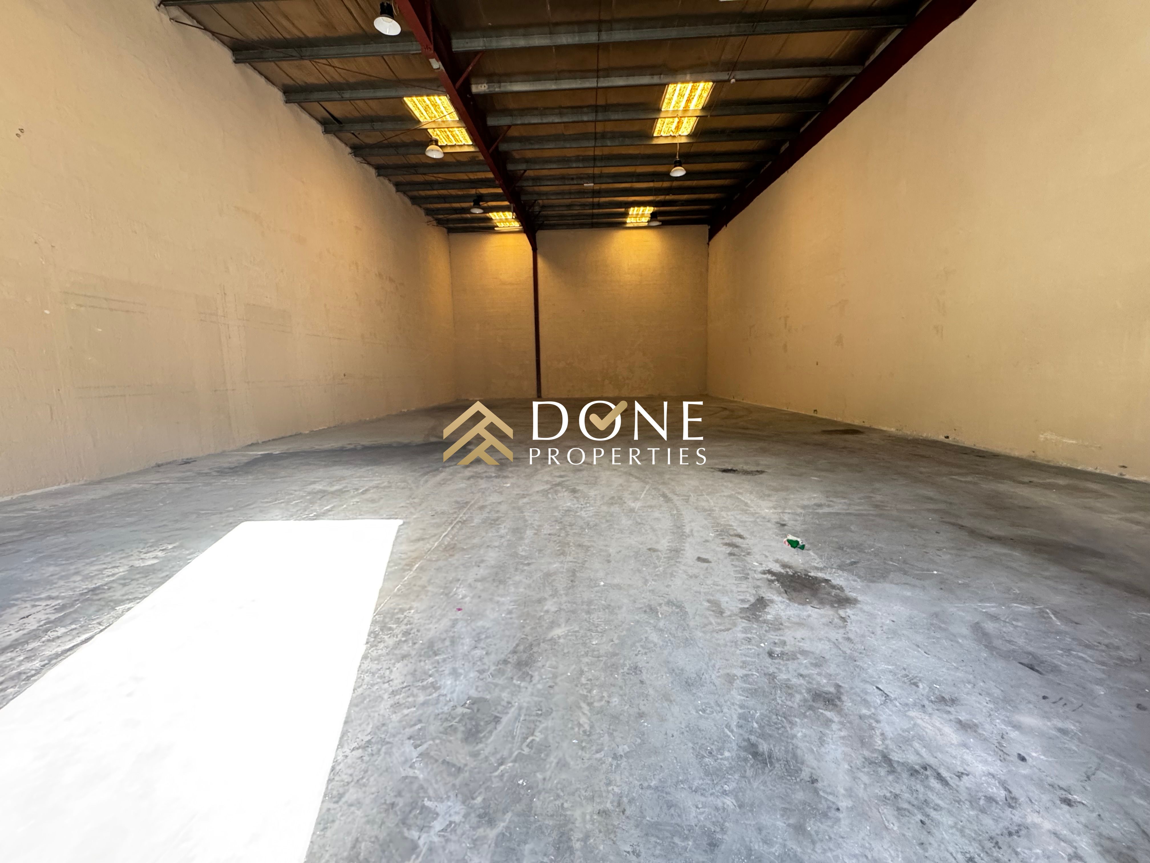 Luxury wharehouse very prime lecation business area ready to move only jest 180k