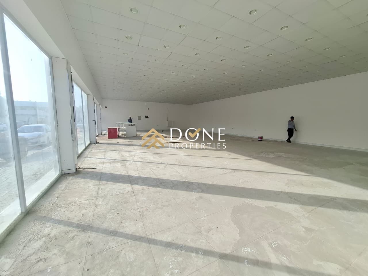 Luxury shop very prime lecation Business area ready to move only jest 290k