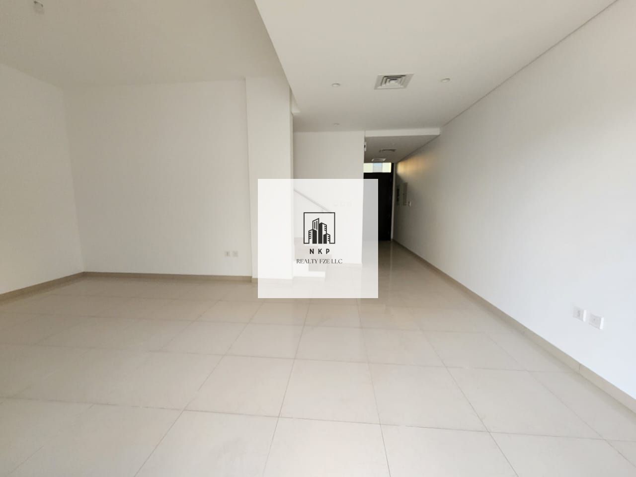 Spacious Cozy 3-Bedrooms townhouse Corner unit