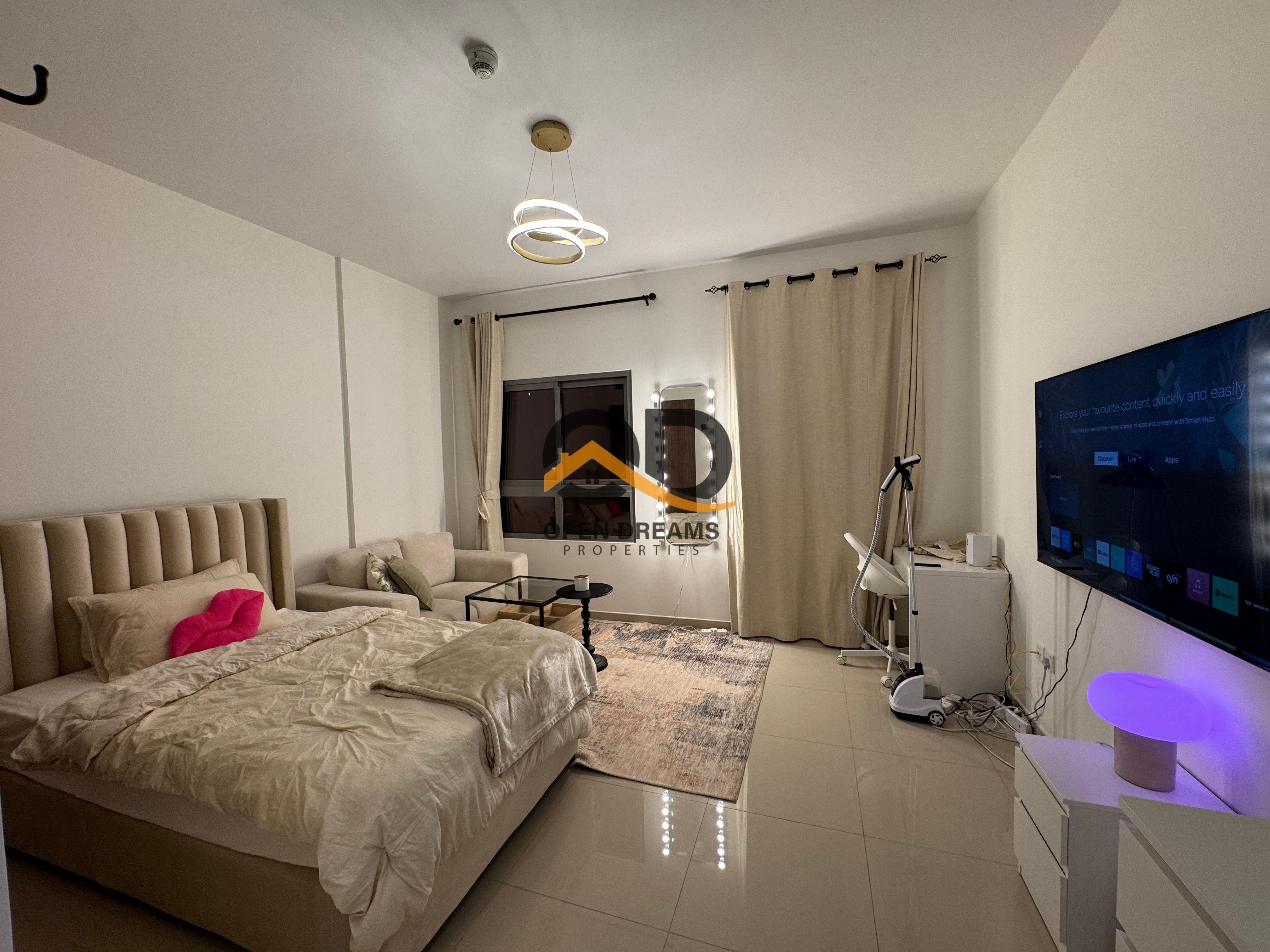 Luxurious fully furnished studio |Big space|Zohour Aljada