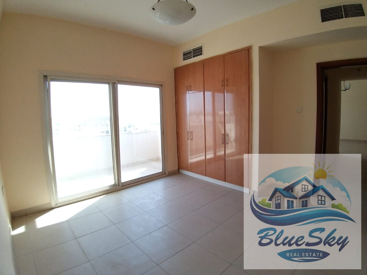 Family building 2BHK With Balcony wardrobe close to abu Shagara Park rent 40k