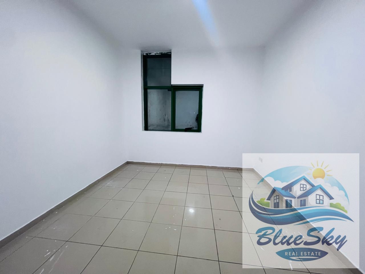 Chiller free ac big size 2bhk with balcony close to king faisal road just rent 36k