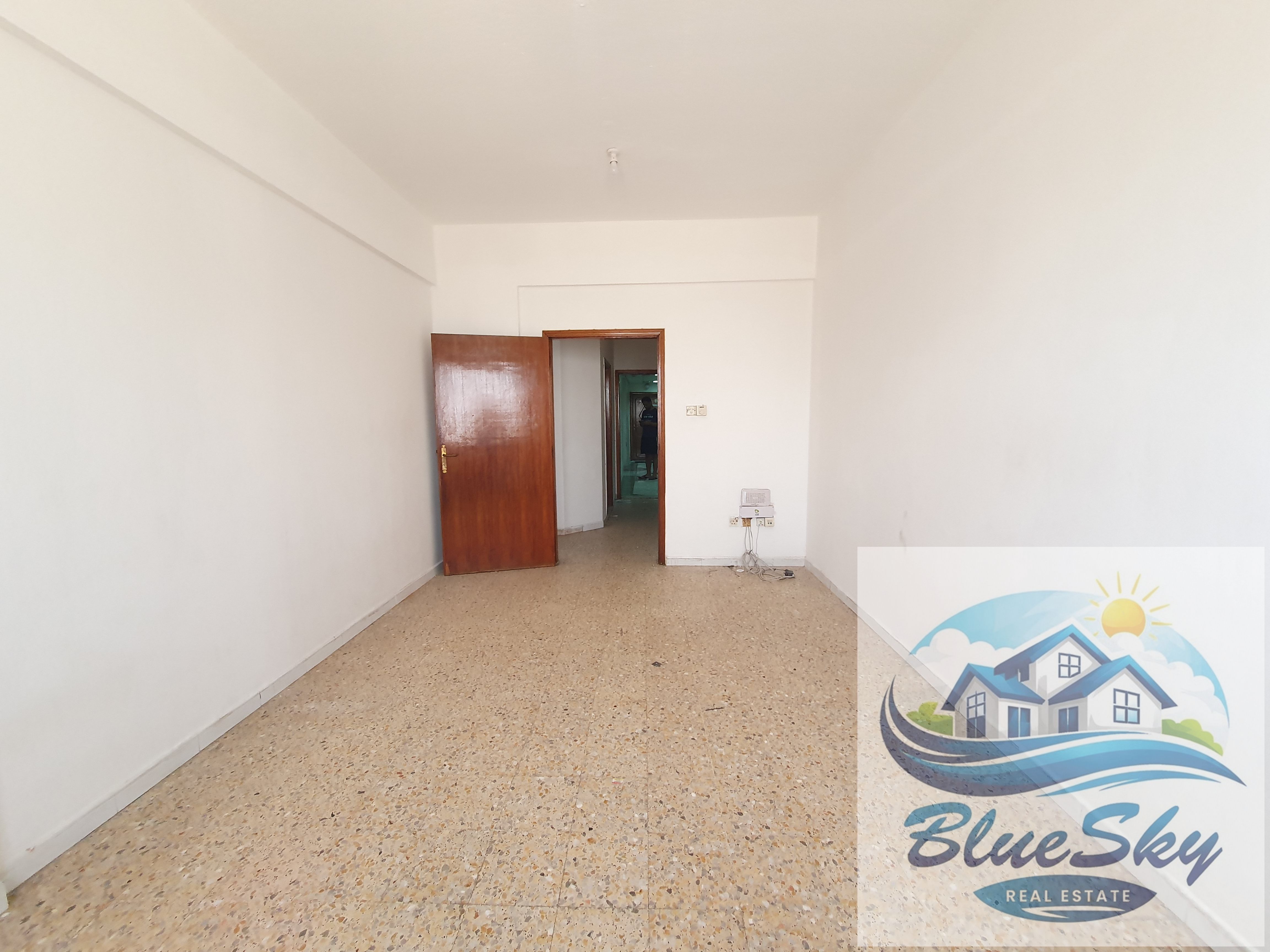 1BHK WITH CLOSE HALL NEAR TO DUBAI BUS STOP KING FAISAL RENT 30K