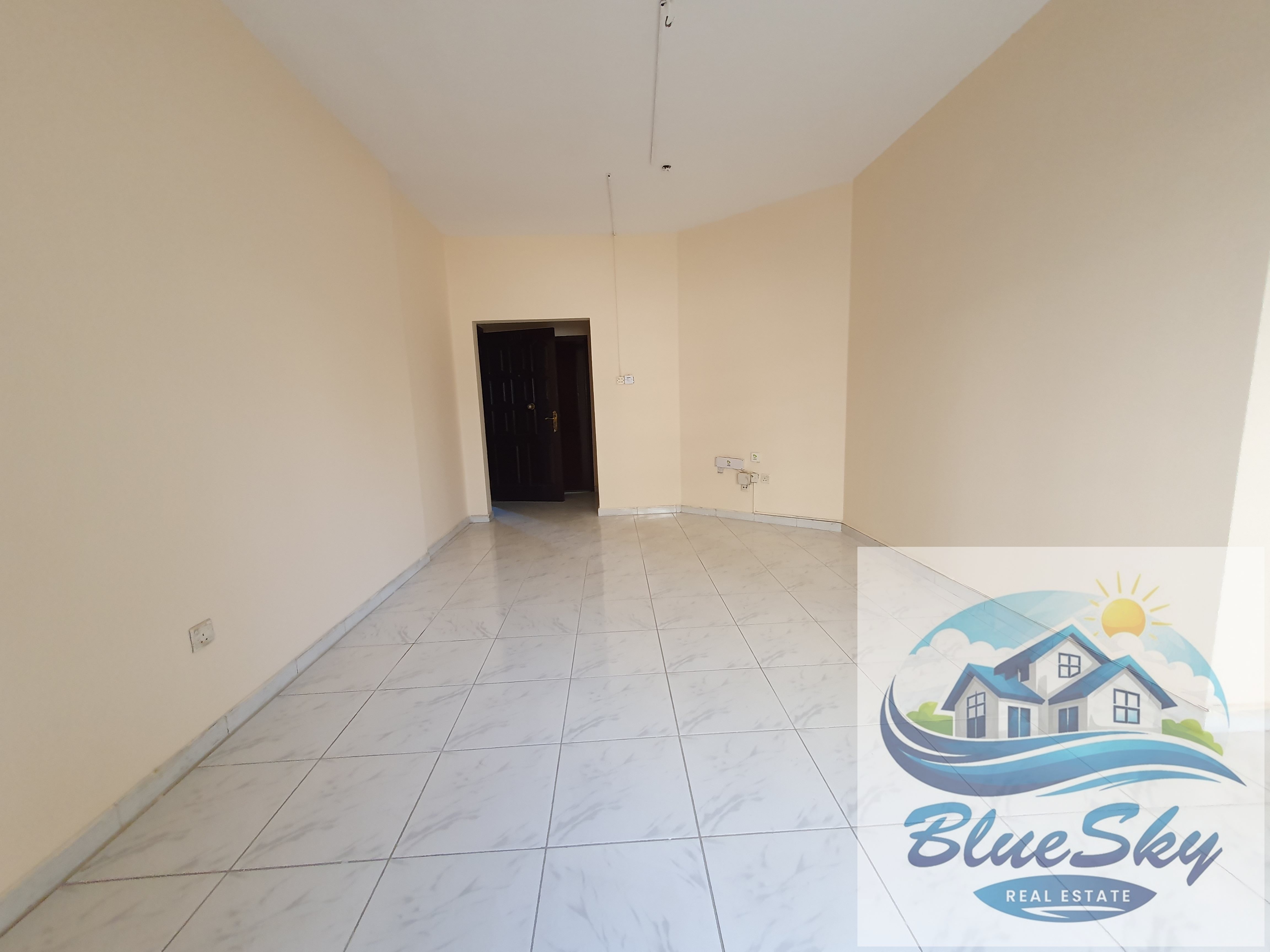 Close to king faisal street 2bhk with balcony close hall just for rent 36k