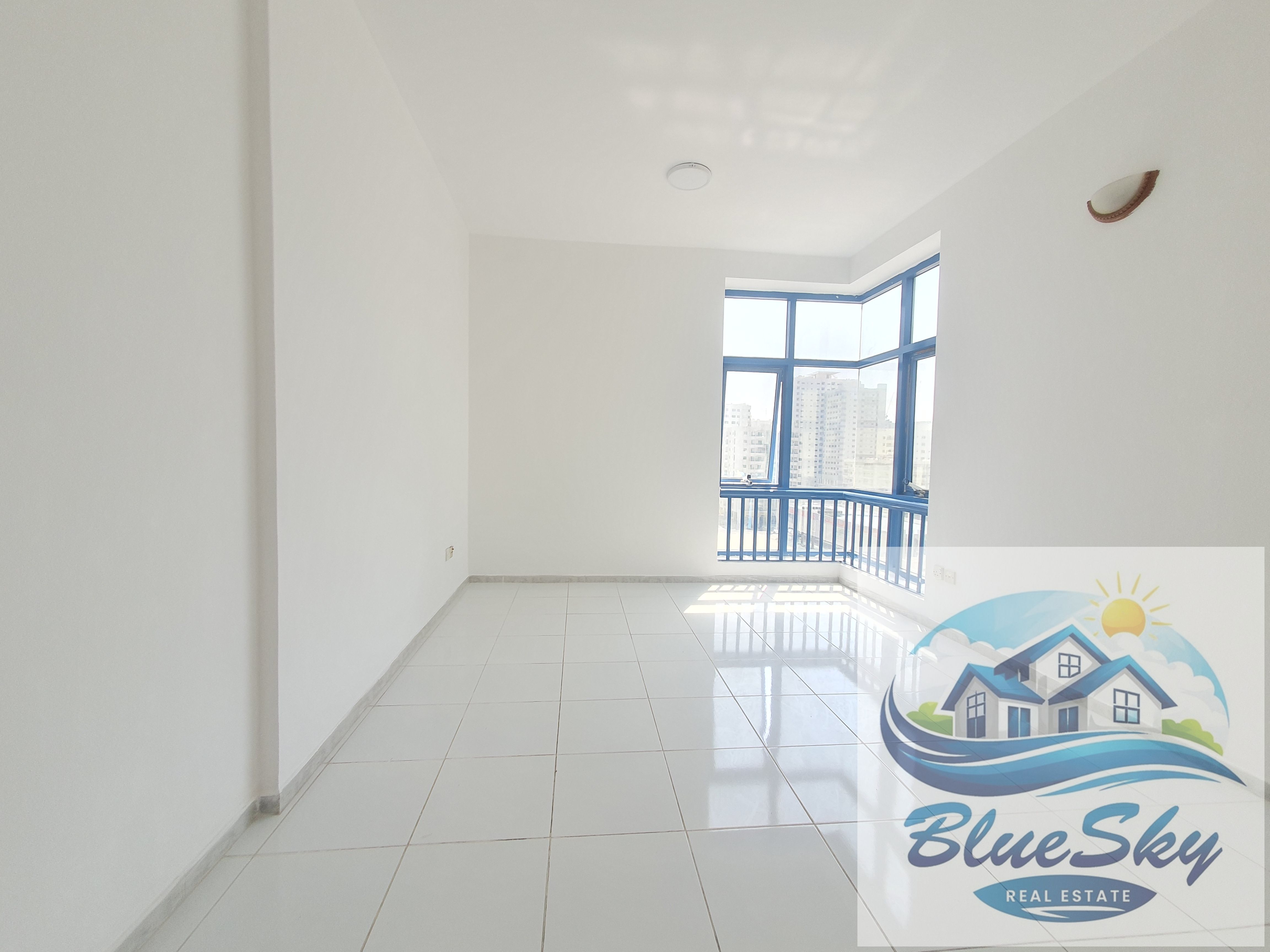 Excellent offer 2bhk with balcony wardrobe close to cornish just for rent 45k