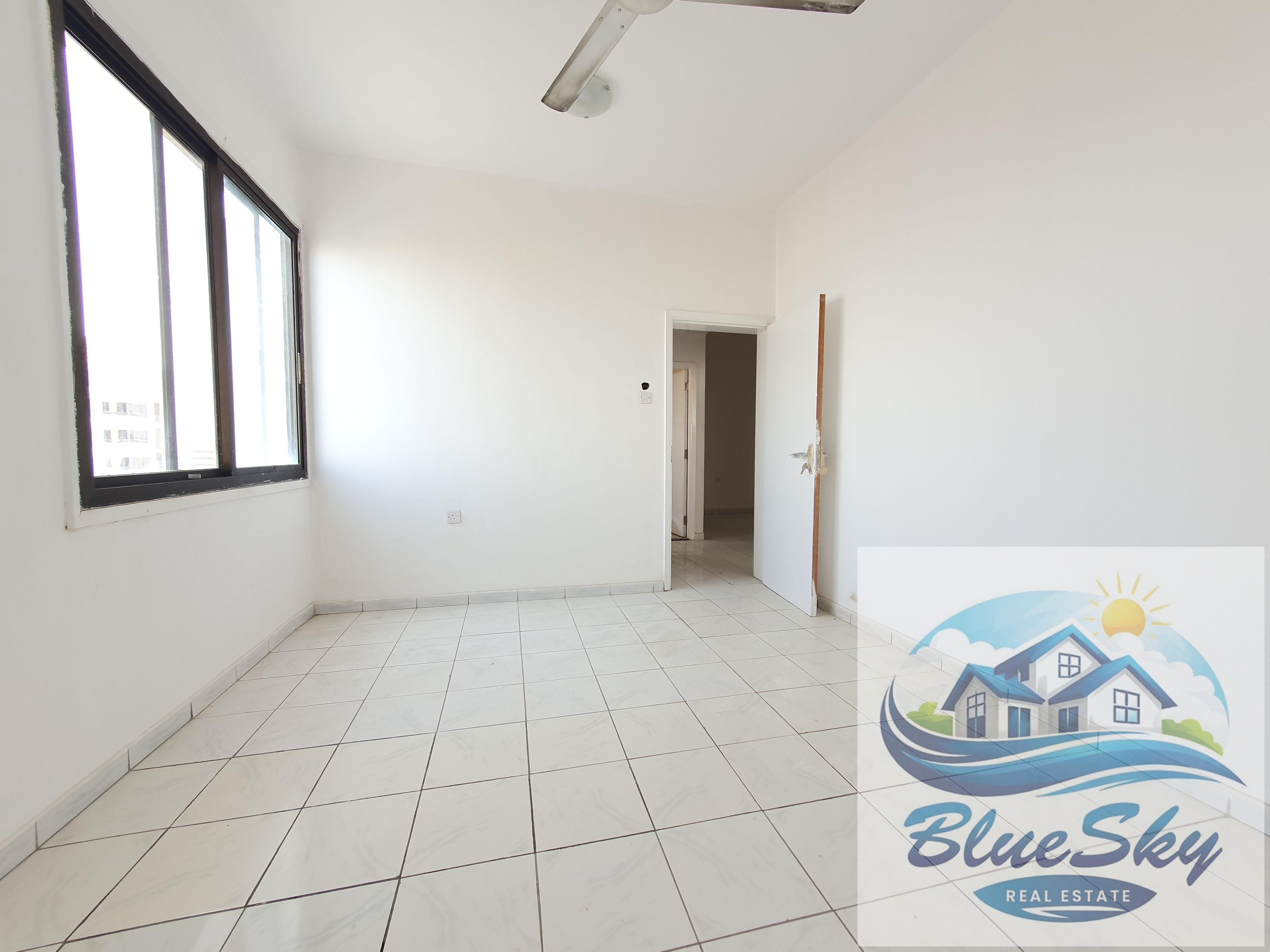 Like new apartment 2BHK with Balcony with dining area close to king faisal road just for rent 38k