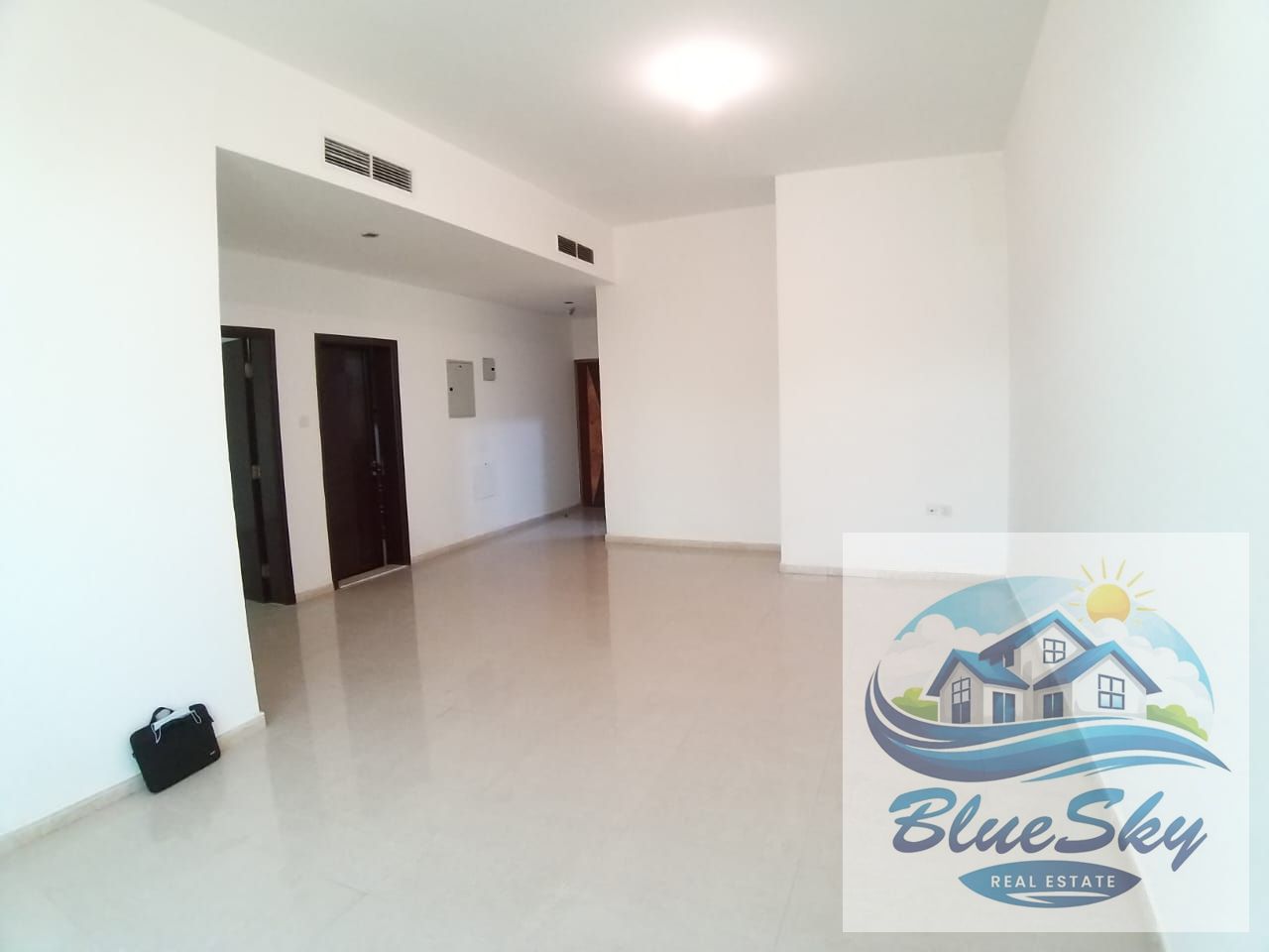 NO DEPOSIT LIKE NEW BUILDING VERY SPACIOUS 1BHK APARTMENT WITH BALCONY CORNICHE VIEW JUST FOR RENT 36K
