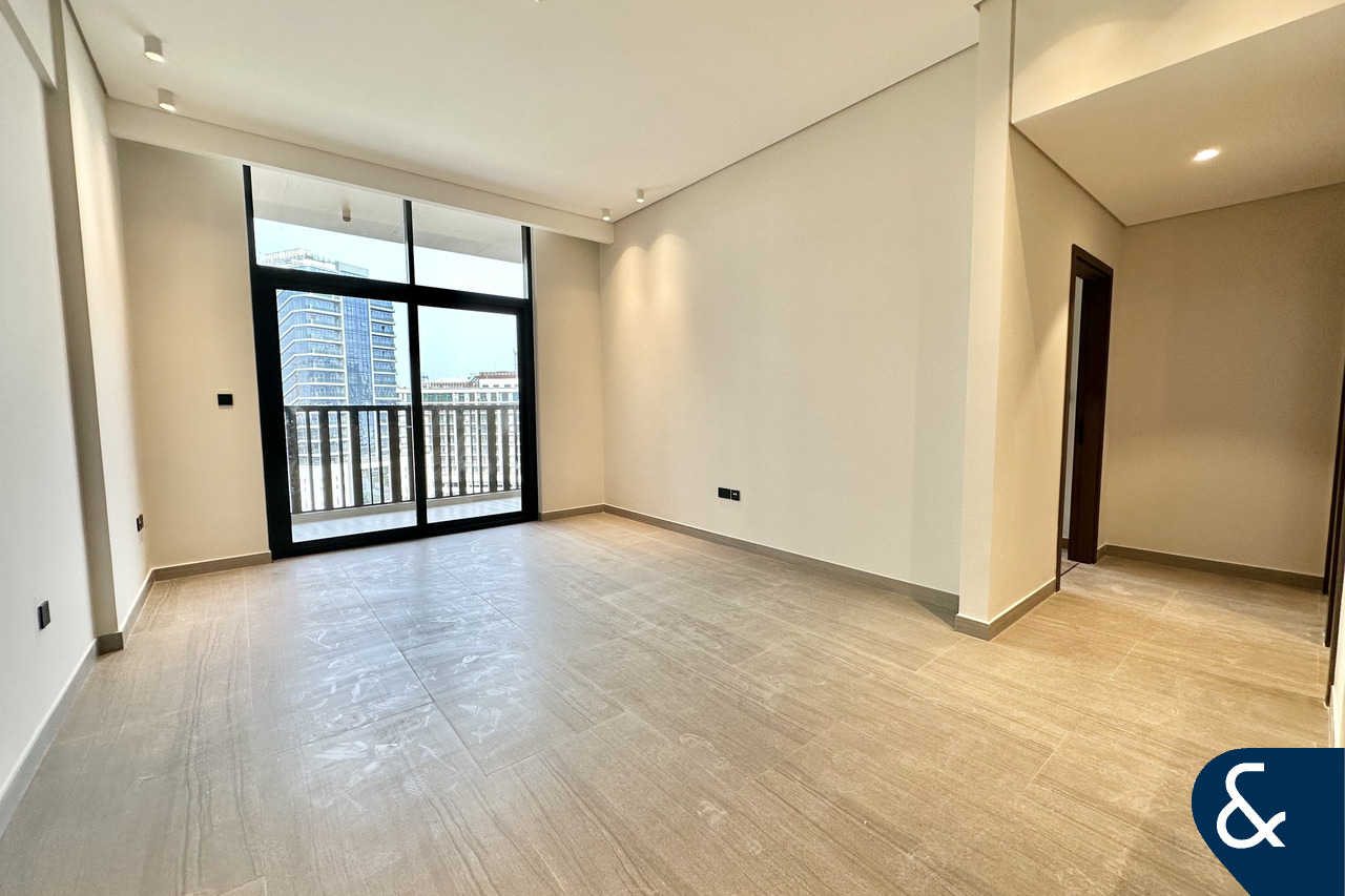 Furnished | Pool View | Corner | Brand New