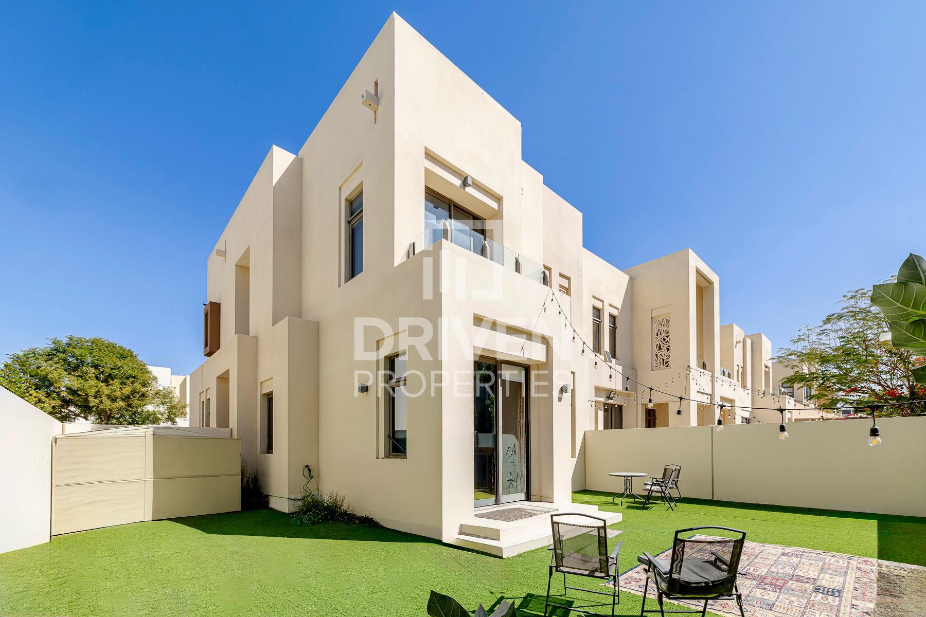 VOT | Modern Townhouse | Community View | Spacious