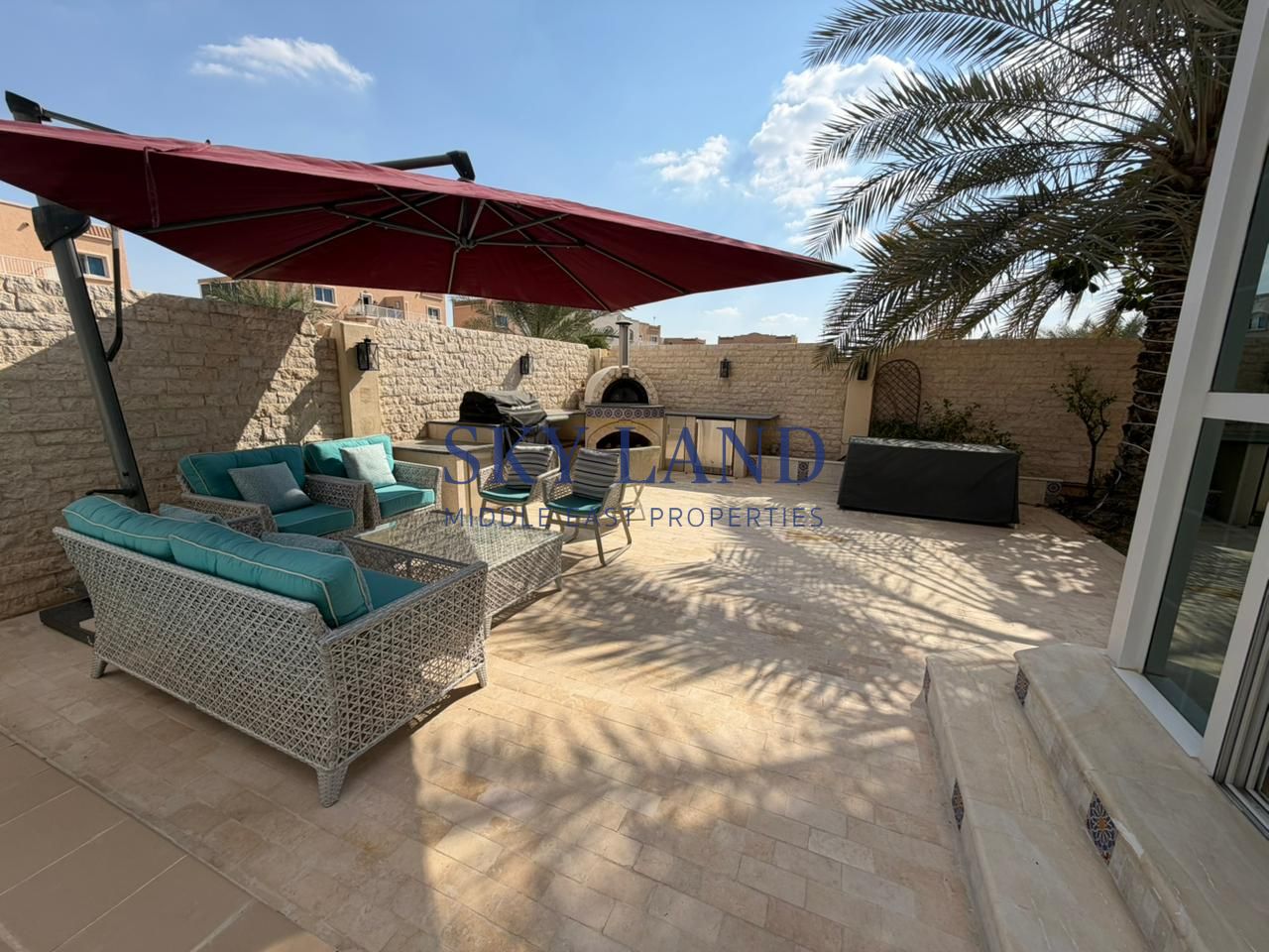 Upgraded | Corner Unit | Huge Garden | Private Pool