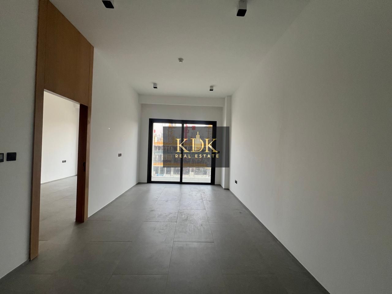 Modern Layout | Unfurnished | Fitted Appliances